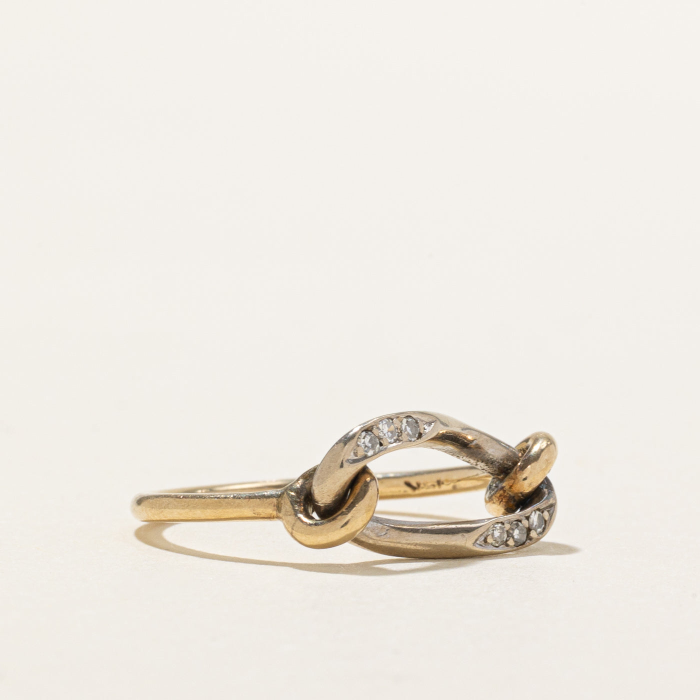 10K Diamond Oval Link Ring | SZ 6.25