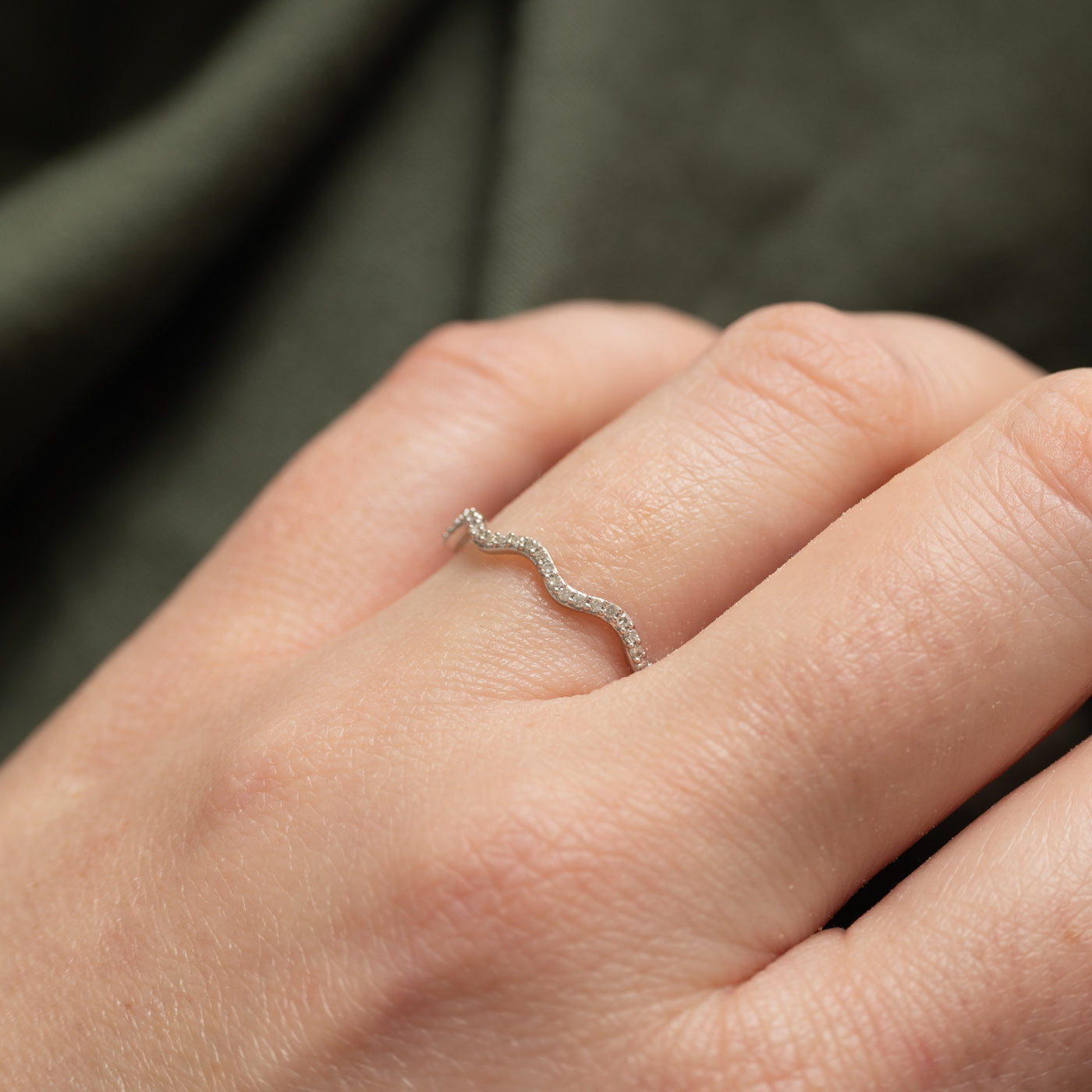 10K Semi Eternity Diamond Wave Band | SZ 6.75