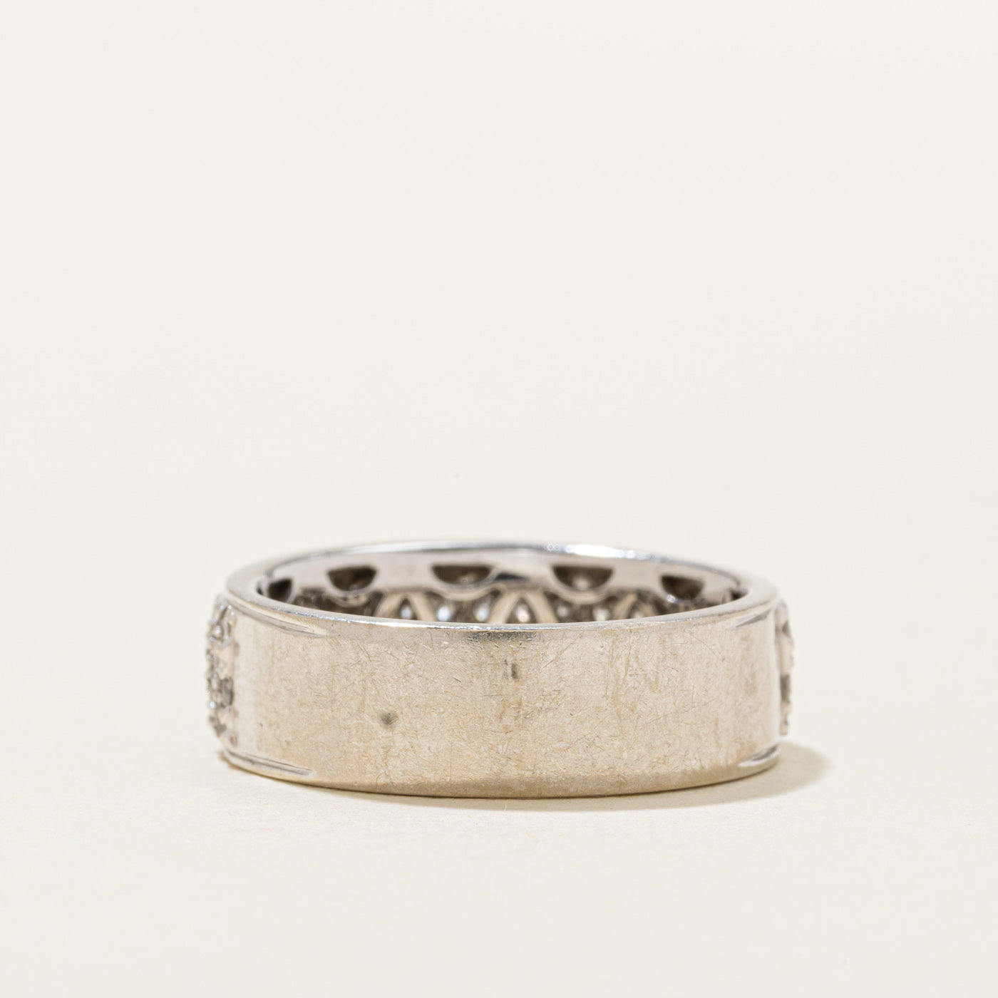 Bande de diamants sertie semi-éternité pavée 14 carats | 0,90ctw | Taille 6,75