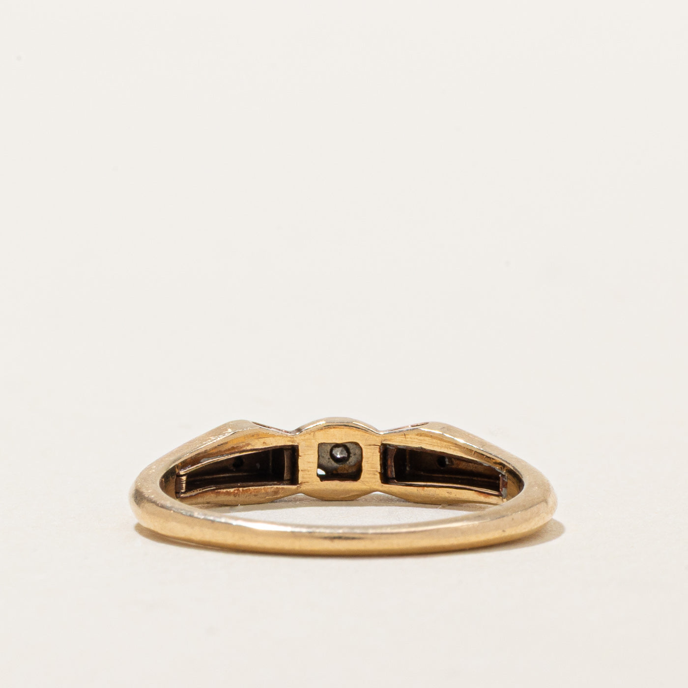 Bague semi-éternité en or 14 carats sertie de diamants et festonnée | Taille 6.0