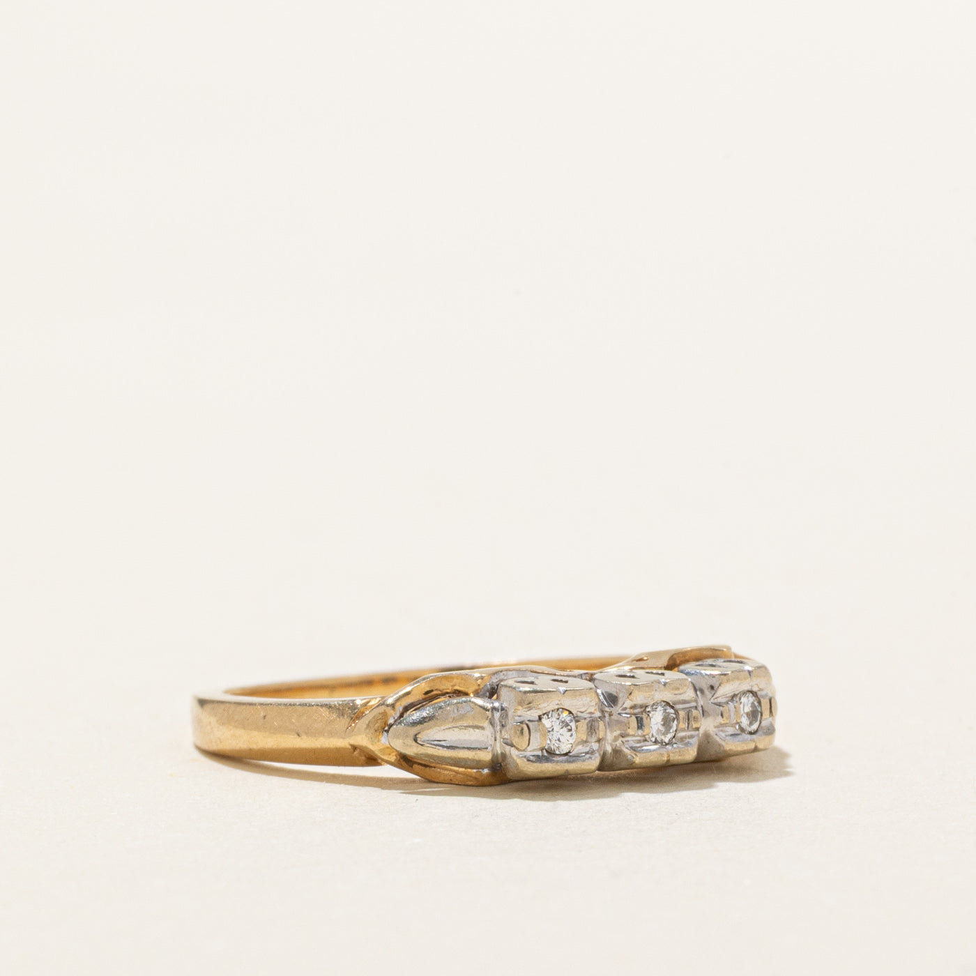 14K Three Stone Diamond Textured Ring | SZ 6.25