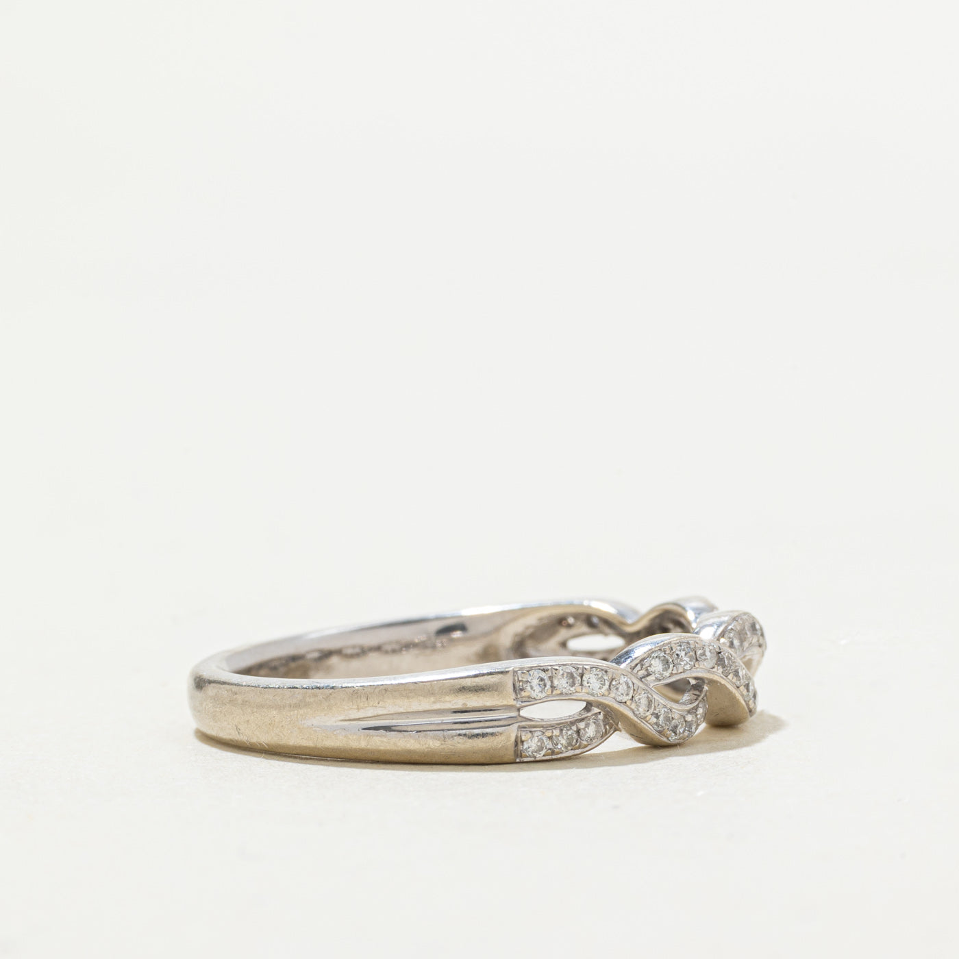 14k Diamond Infinity Twist Band | SZ 8.5