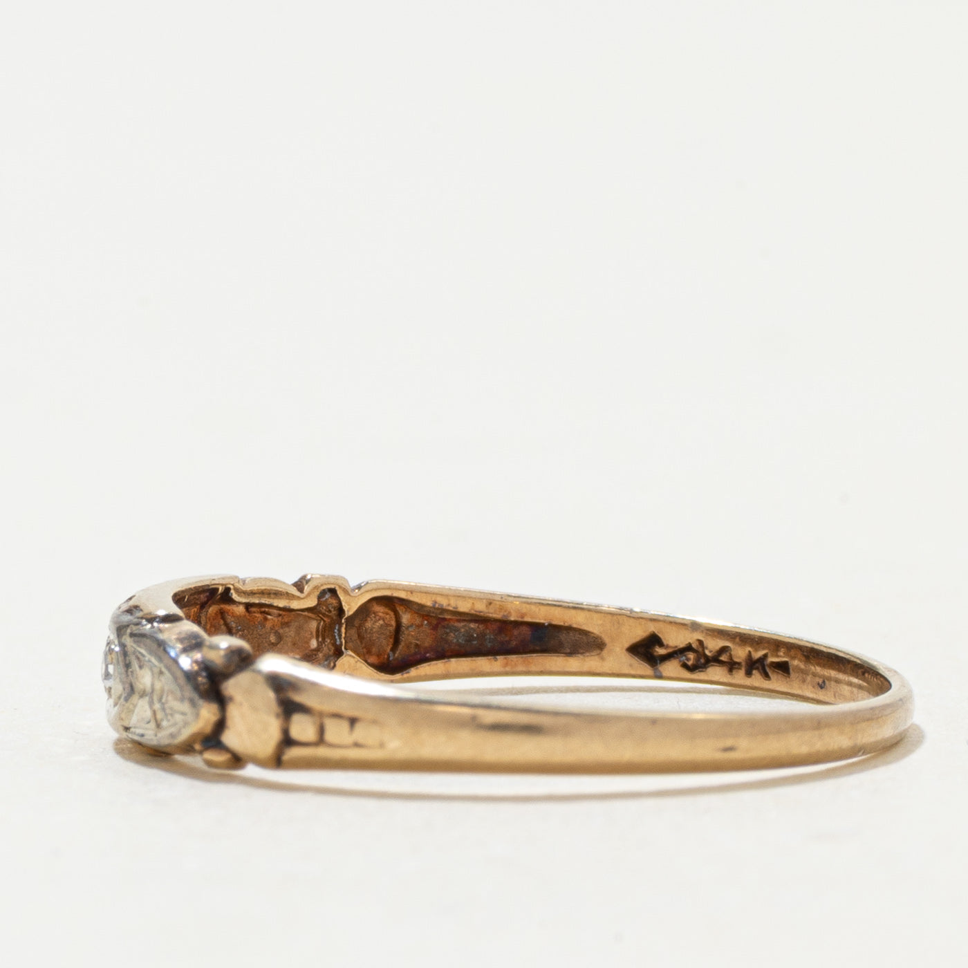 14k Illusion Diamond Textured Band | SZ 6.5