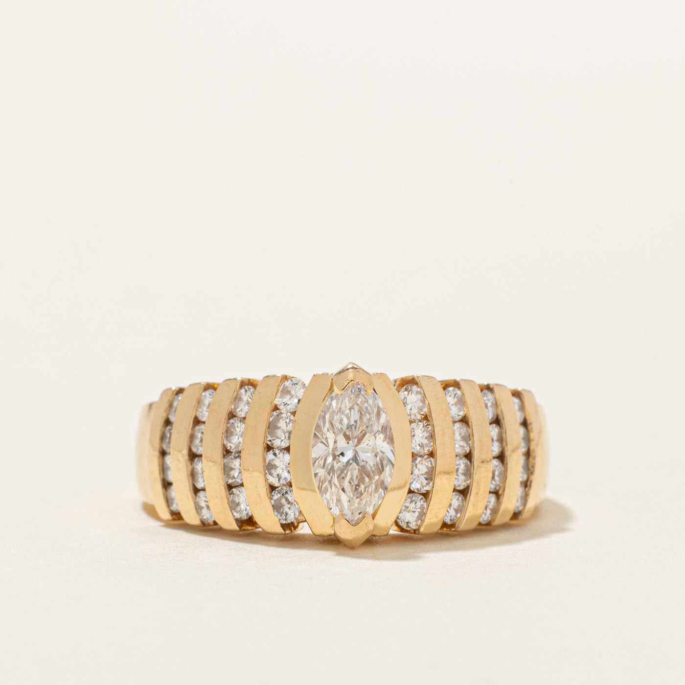 Bague en or 18 carats ornée d'un diamant taille marquise | 0,75 ct | Taille 6,75