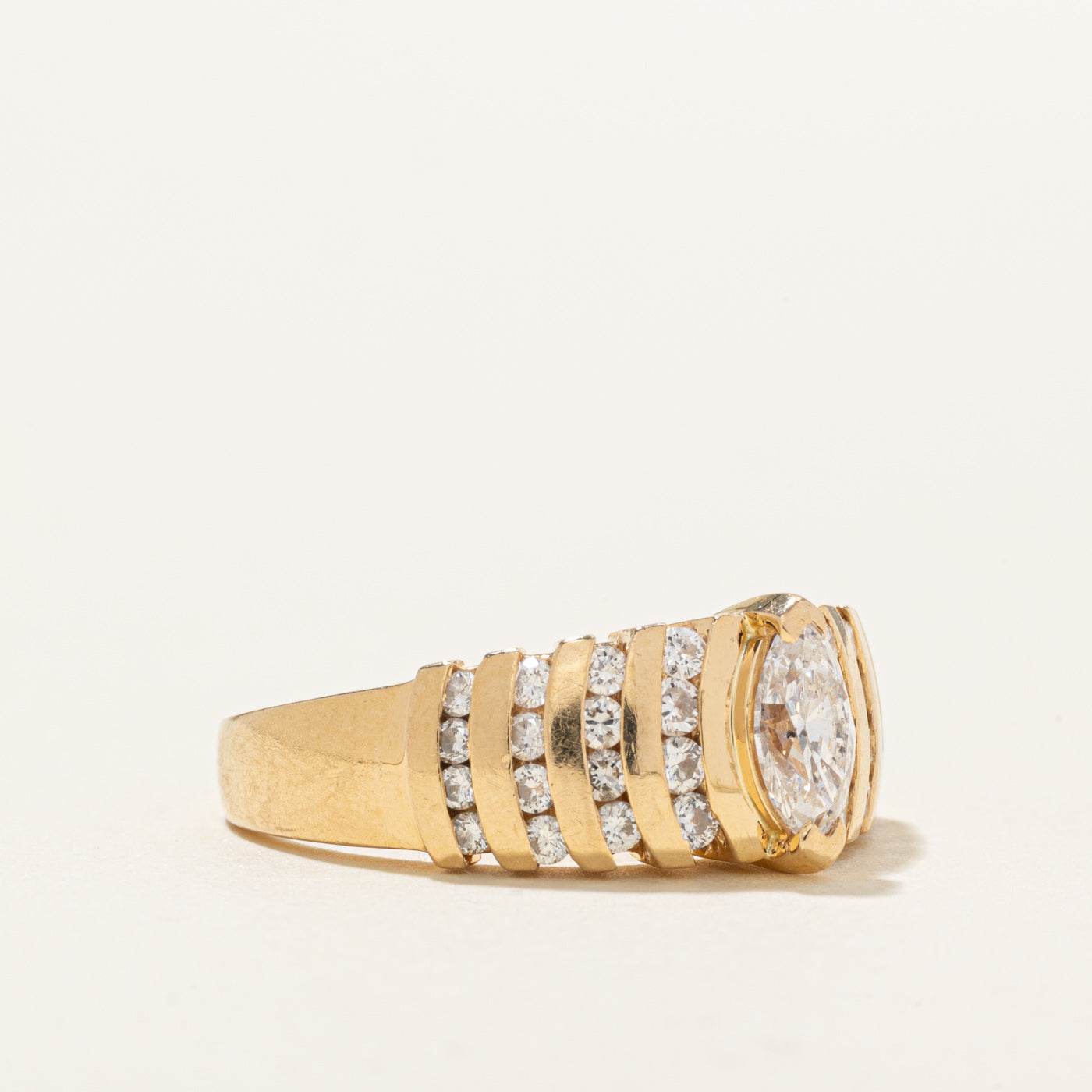 Bague en or 18 carats ornée d'un diamant taille marquise | 0,75 ct | Taille 6,75
