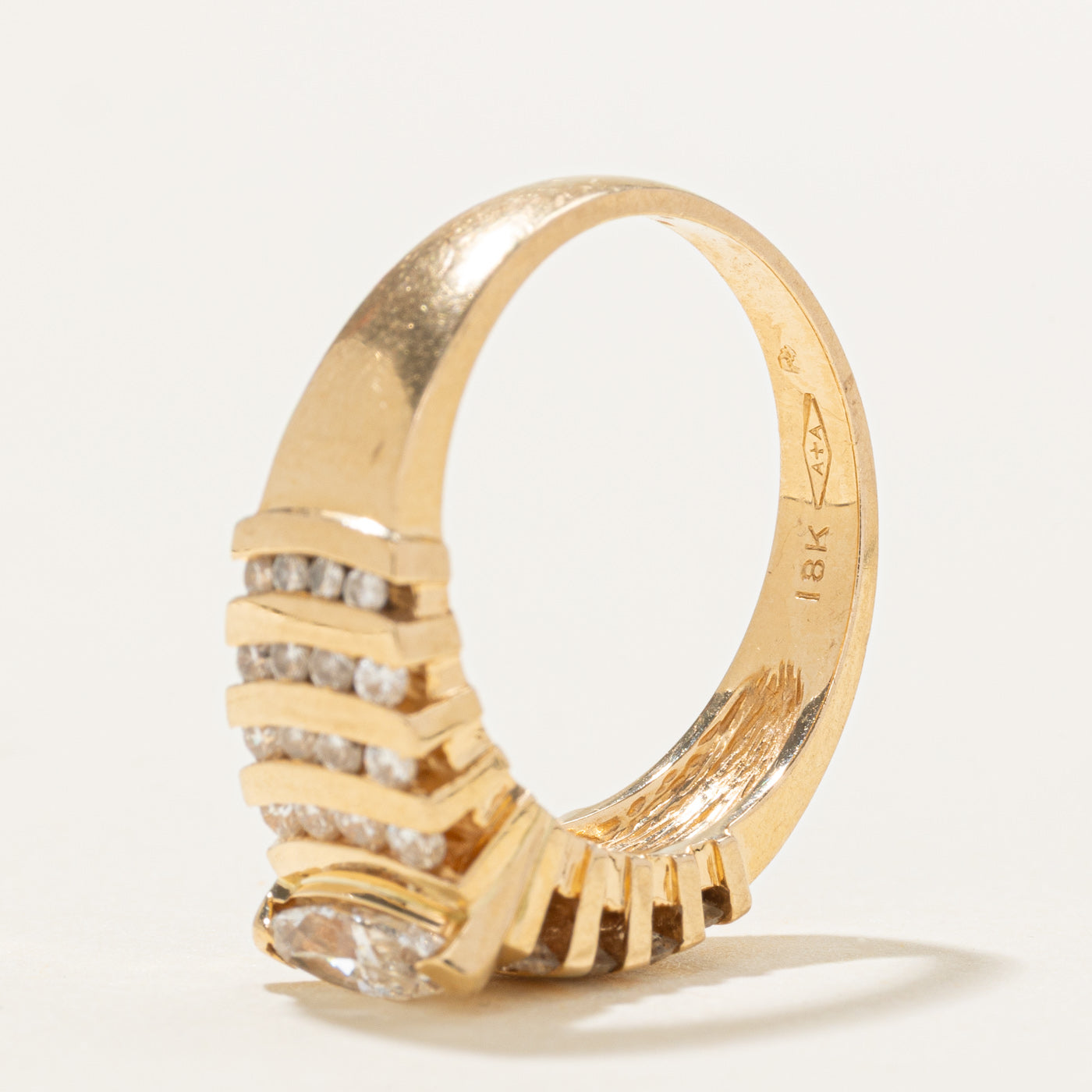 Bague en or 18 carats ornée d'un diamant taille marquise | 0,75 ct | Taille 6,75