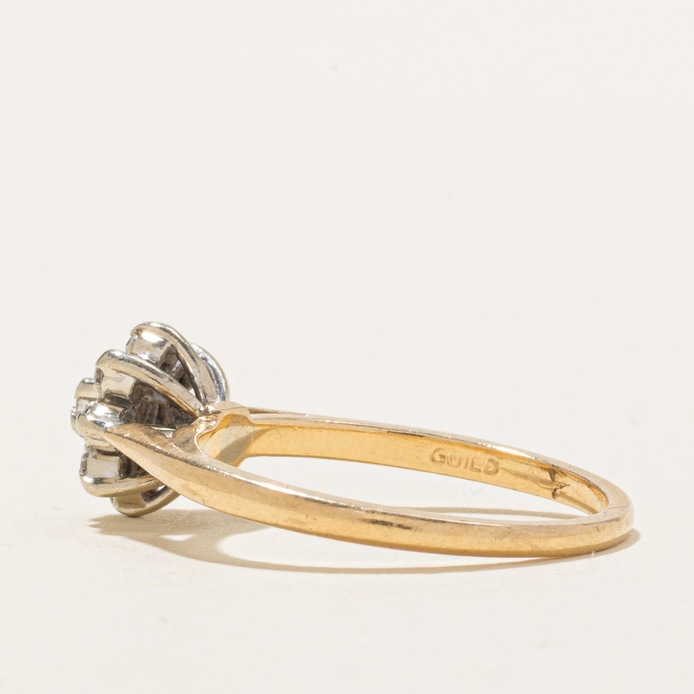 Bague en or 14 carats sertie de pétales de diamants | Taille 6,25