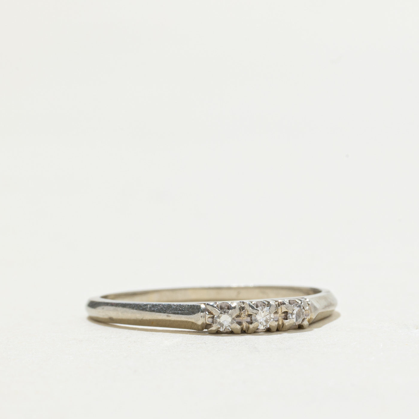 18k Three Stone Diamond Band | SZ 8.25