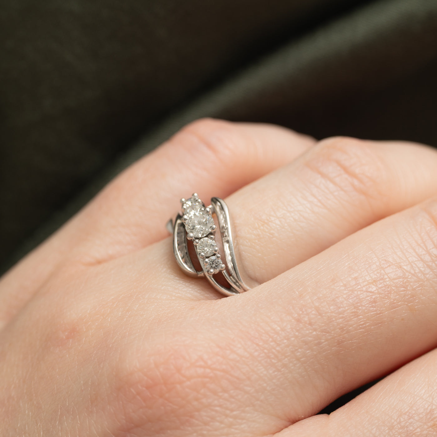 Platinum Diamond Accented Wave Ring | 0.24ct SI1 H, 0.28ctw | SZ 6.75