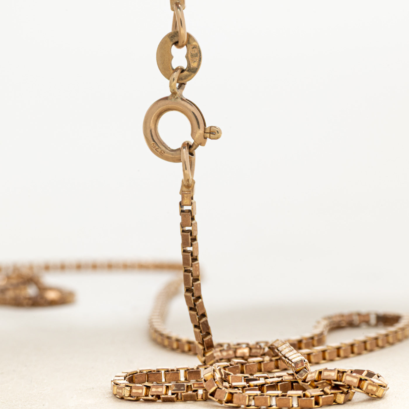 Collier à maillons carrés en or rose 9 carats, Londres 1971 | 1,30 mm | 61,6 cm |