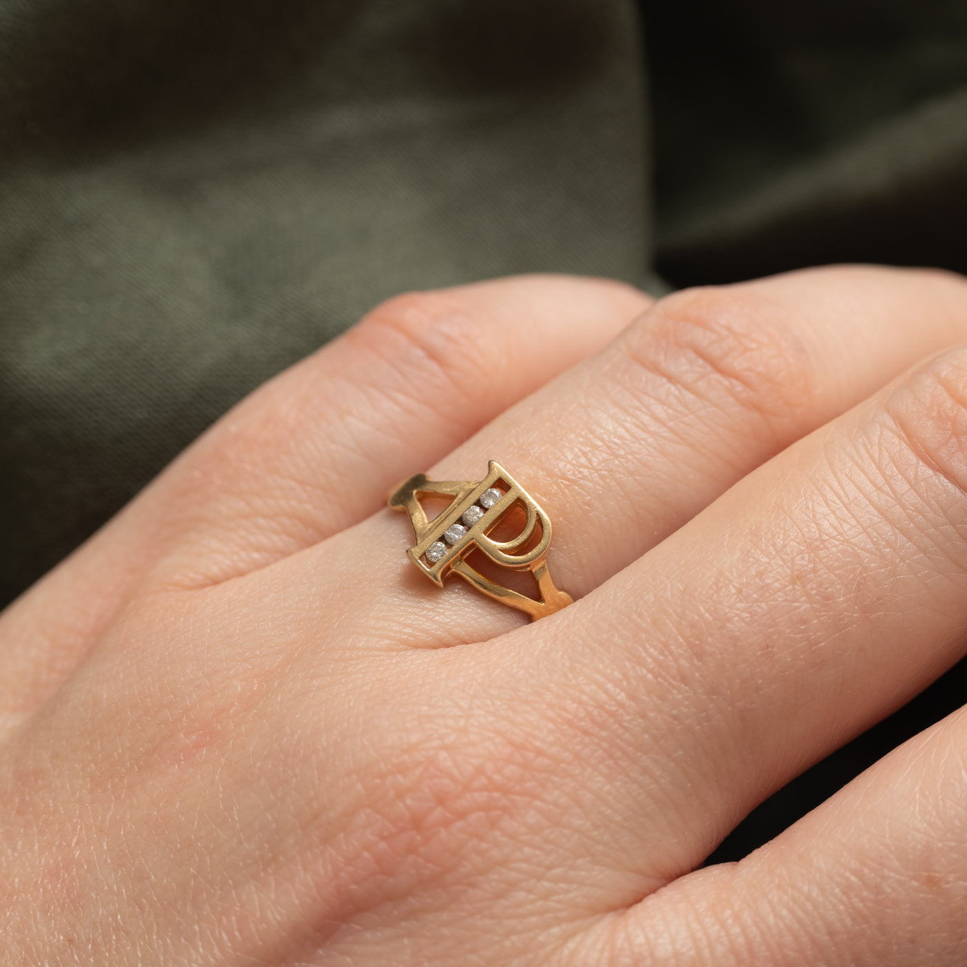 Bague initiale « P » en or jaune 14 carats et diamant | Taille 6,5