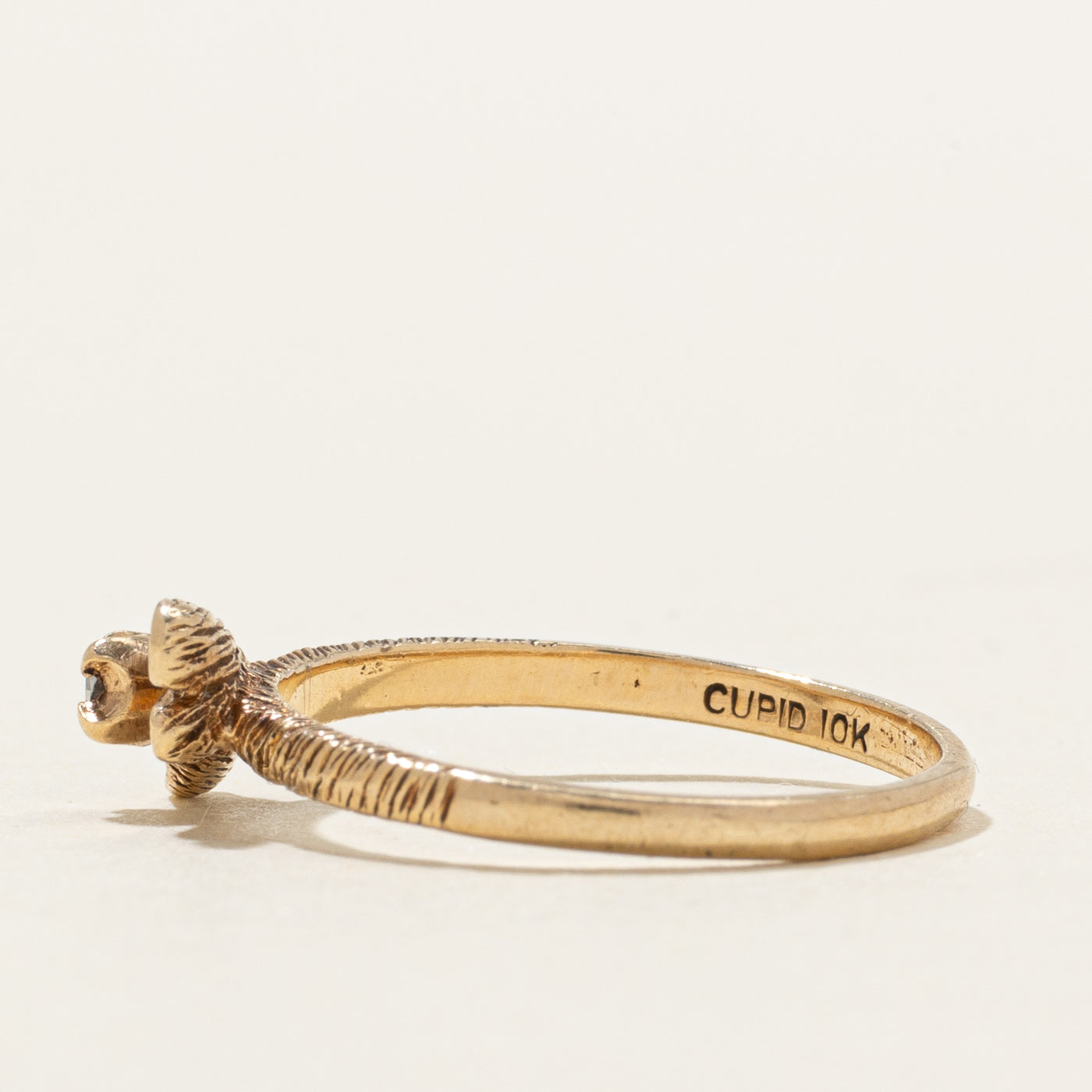 10K Diamond Textured Bow Ring | SZ 5.75