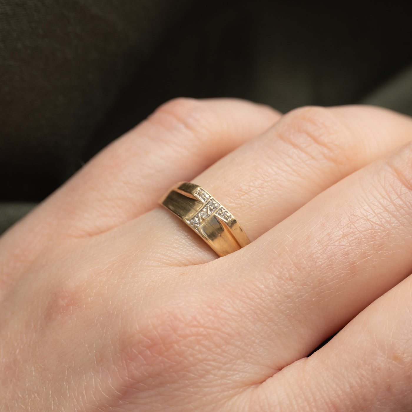 10k Diamond "T" Initial Ring | SZ 7