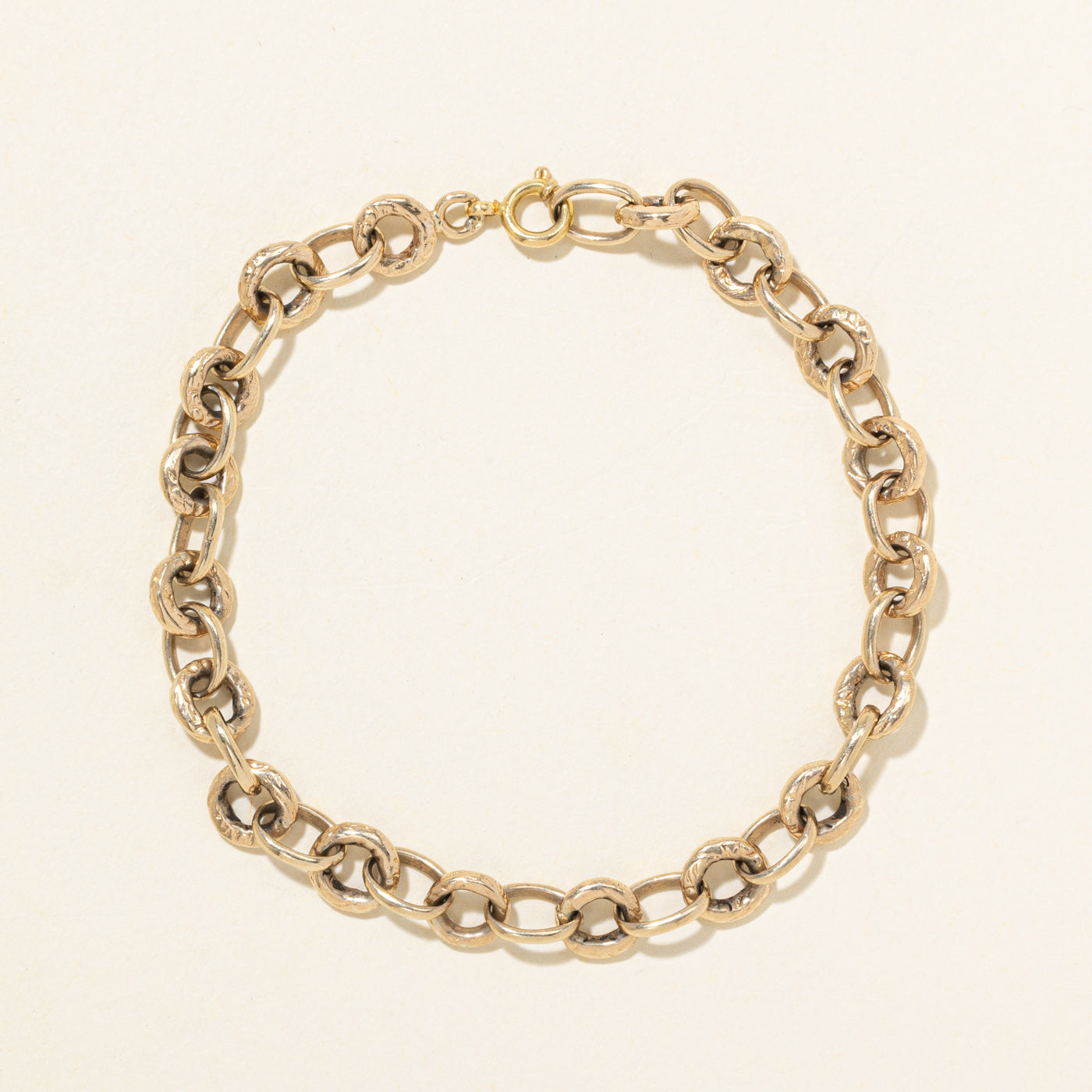 Bracelet chaîne rolo texturée en or jaune 10 carats | 20 cm