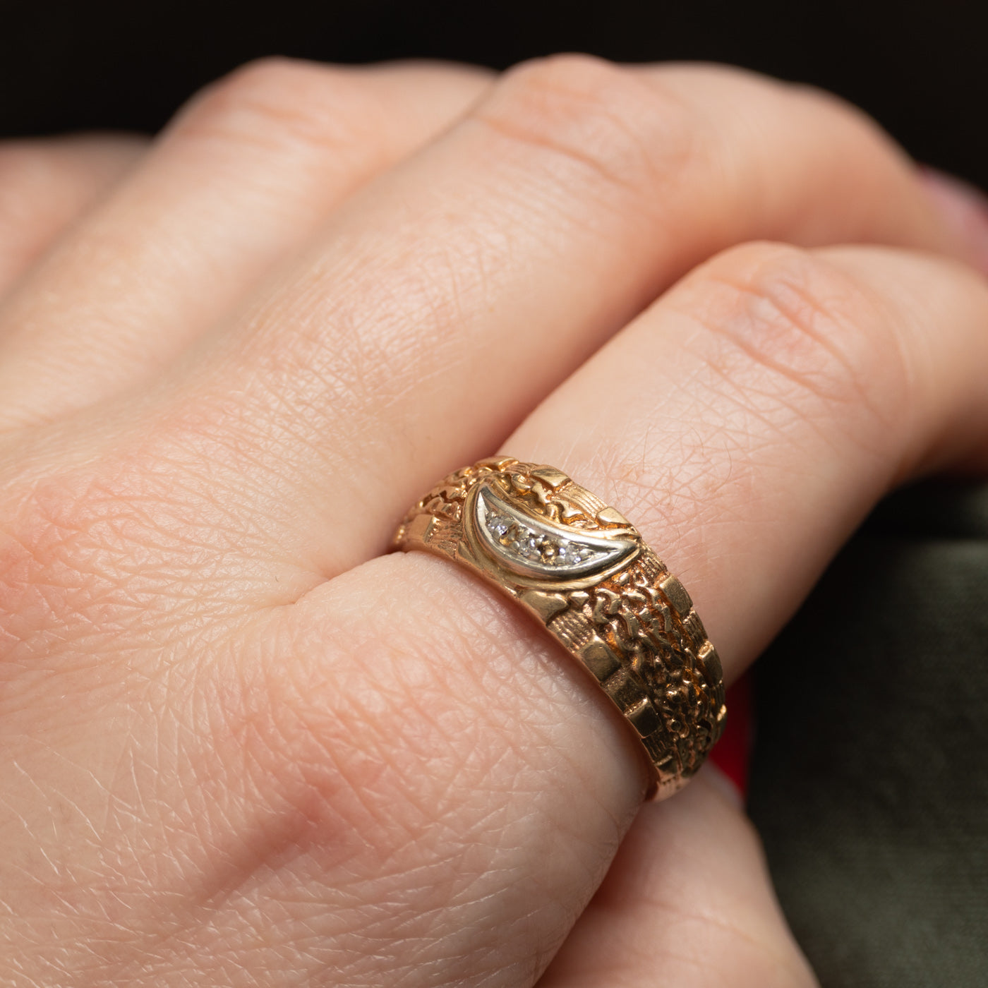 Vintage Canadian 10k Diamond Textured Moon Ring | SZ 10