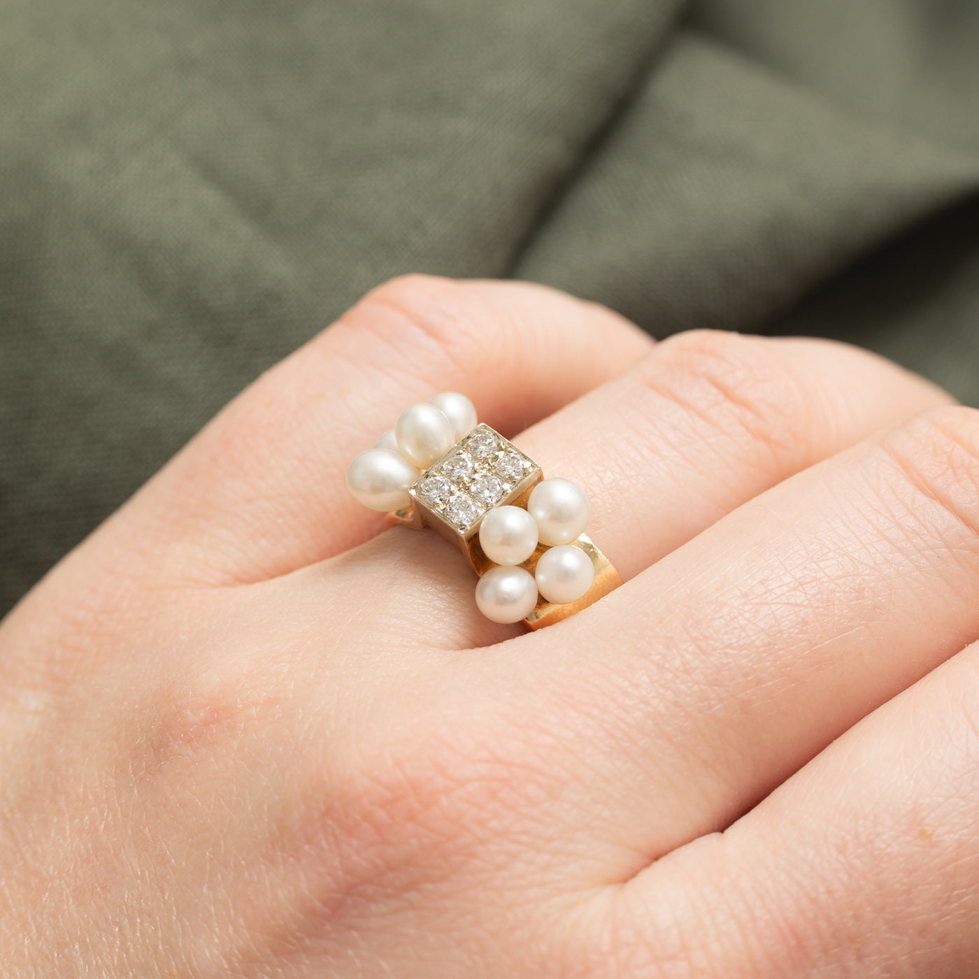 Bague cocktail en or 14 carats sertie de diamants et de perles | 0,30 ct au total | Taille 6,0