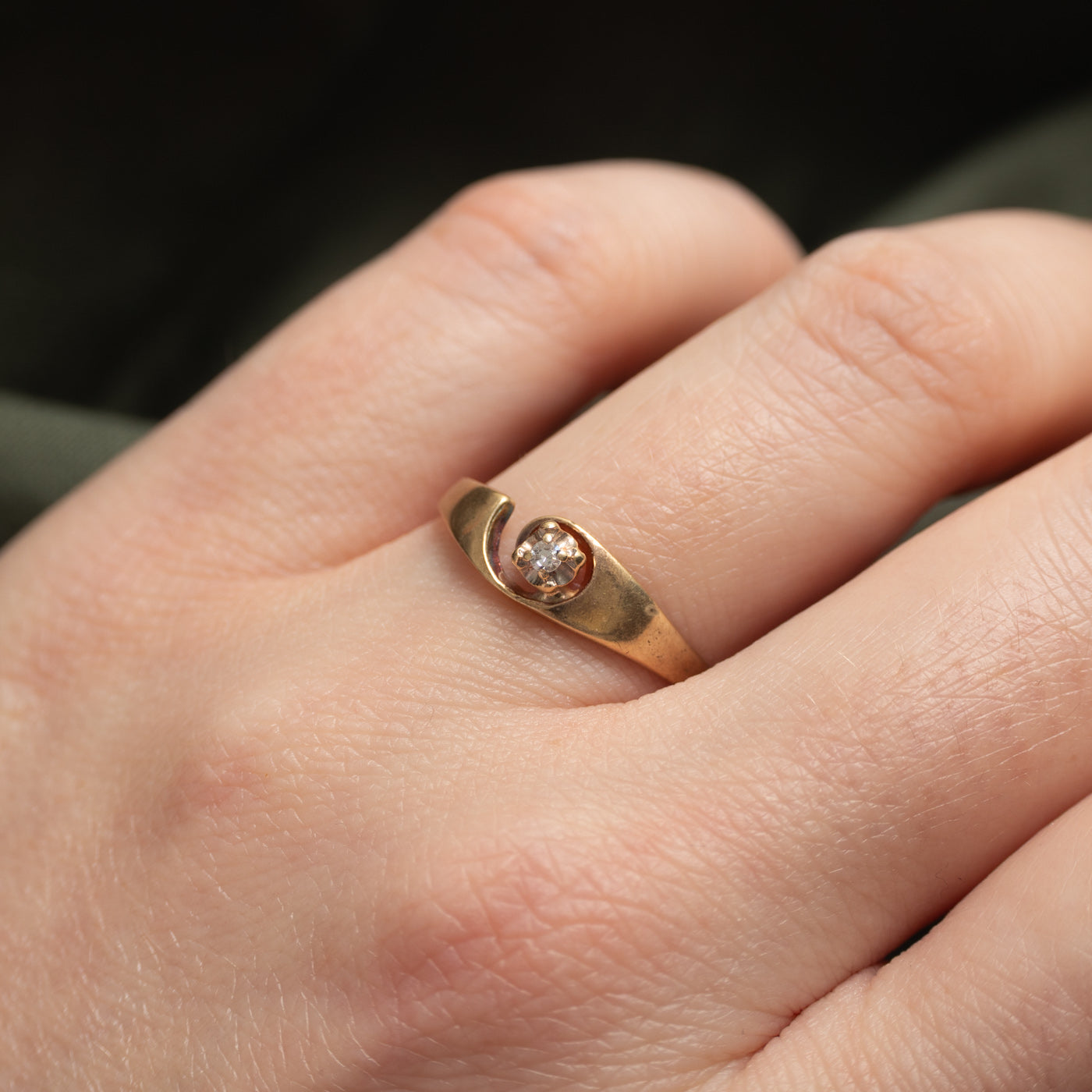 10k Diamond Swirl Ring | SZ 6.75