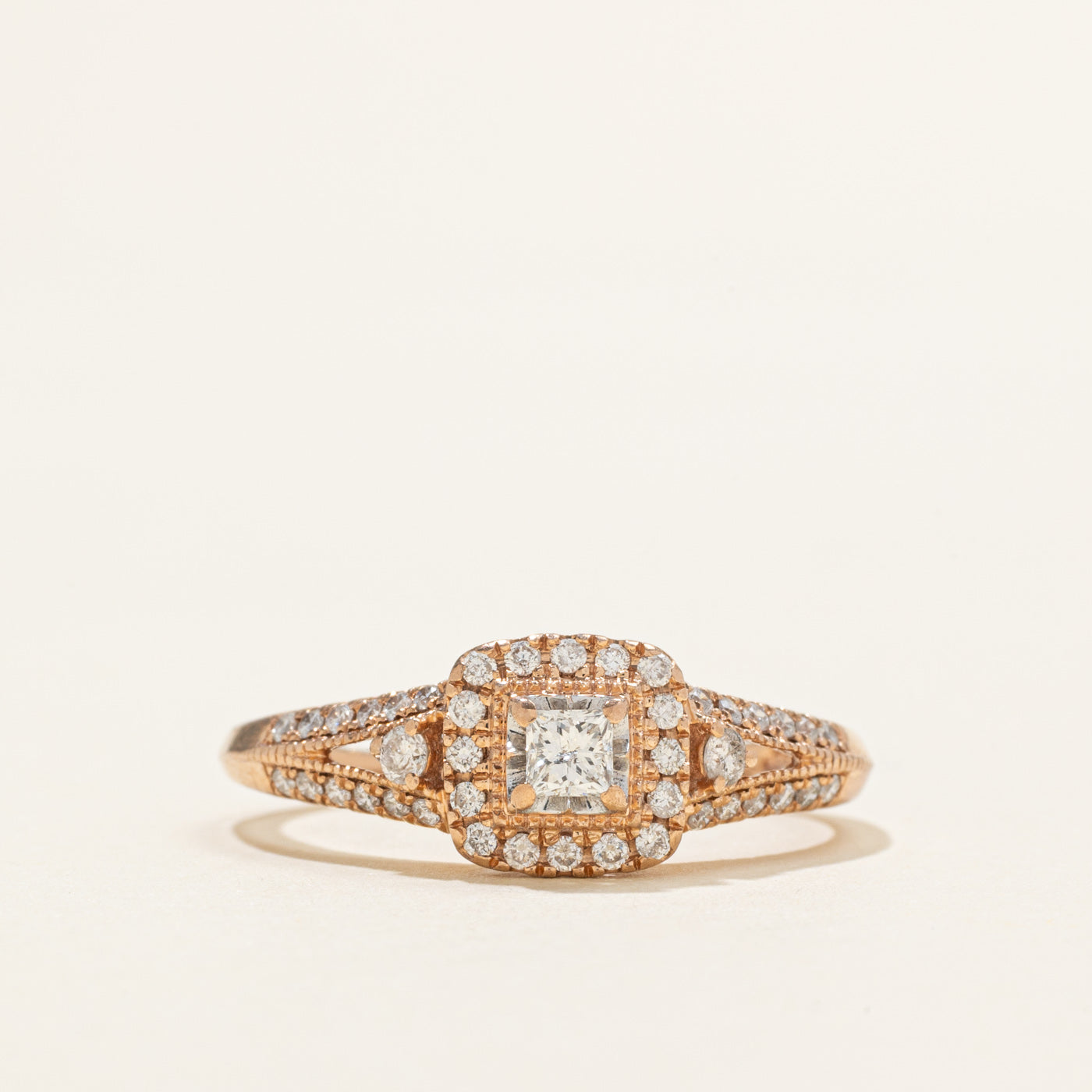 Bague halo en or 10 carats avec diamants taille princesse | 0,31 ct | Taille 8,75