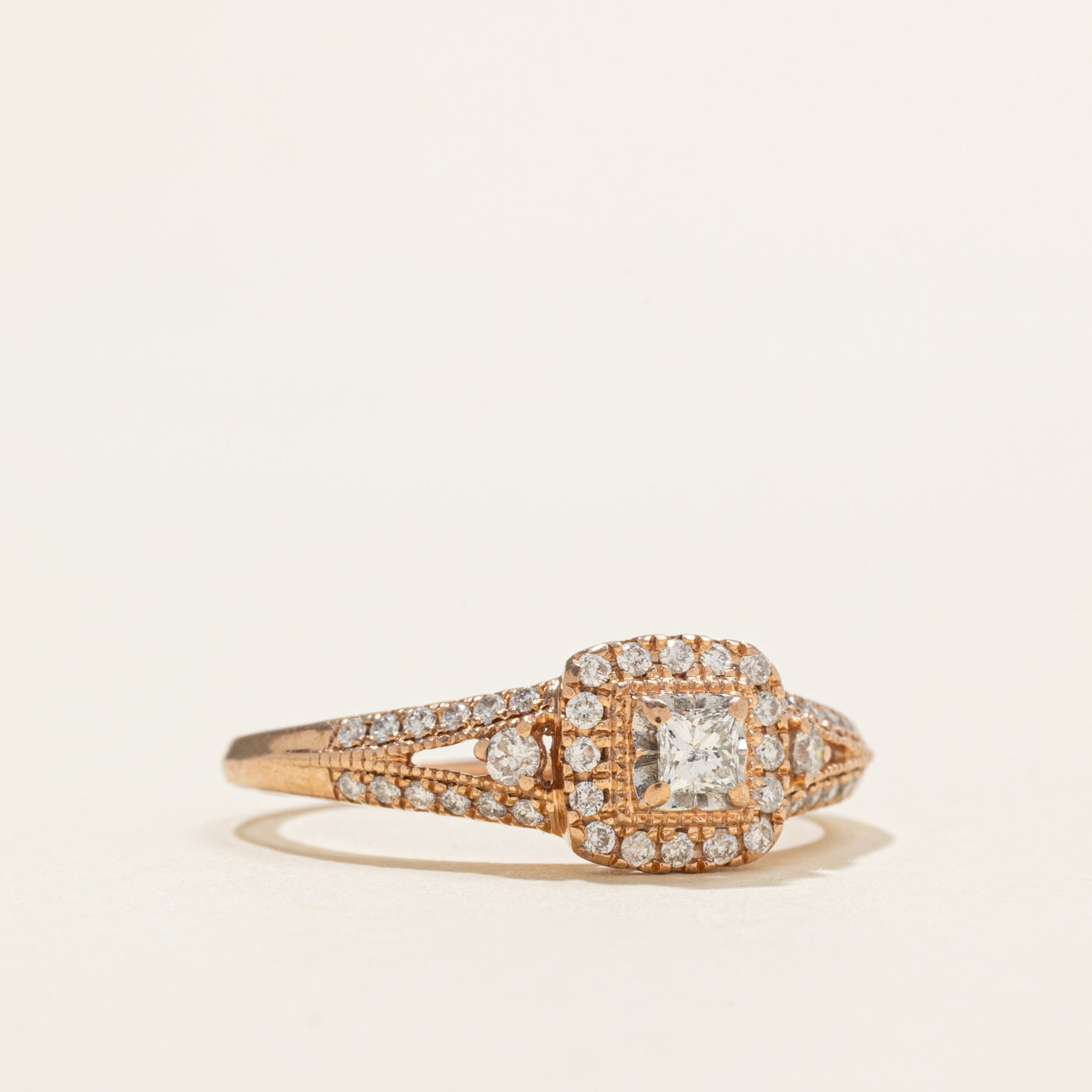 Bague halo en or 10 carats avec diamants taille princesse | 0,31 ct | Taille 8,75