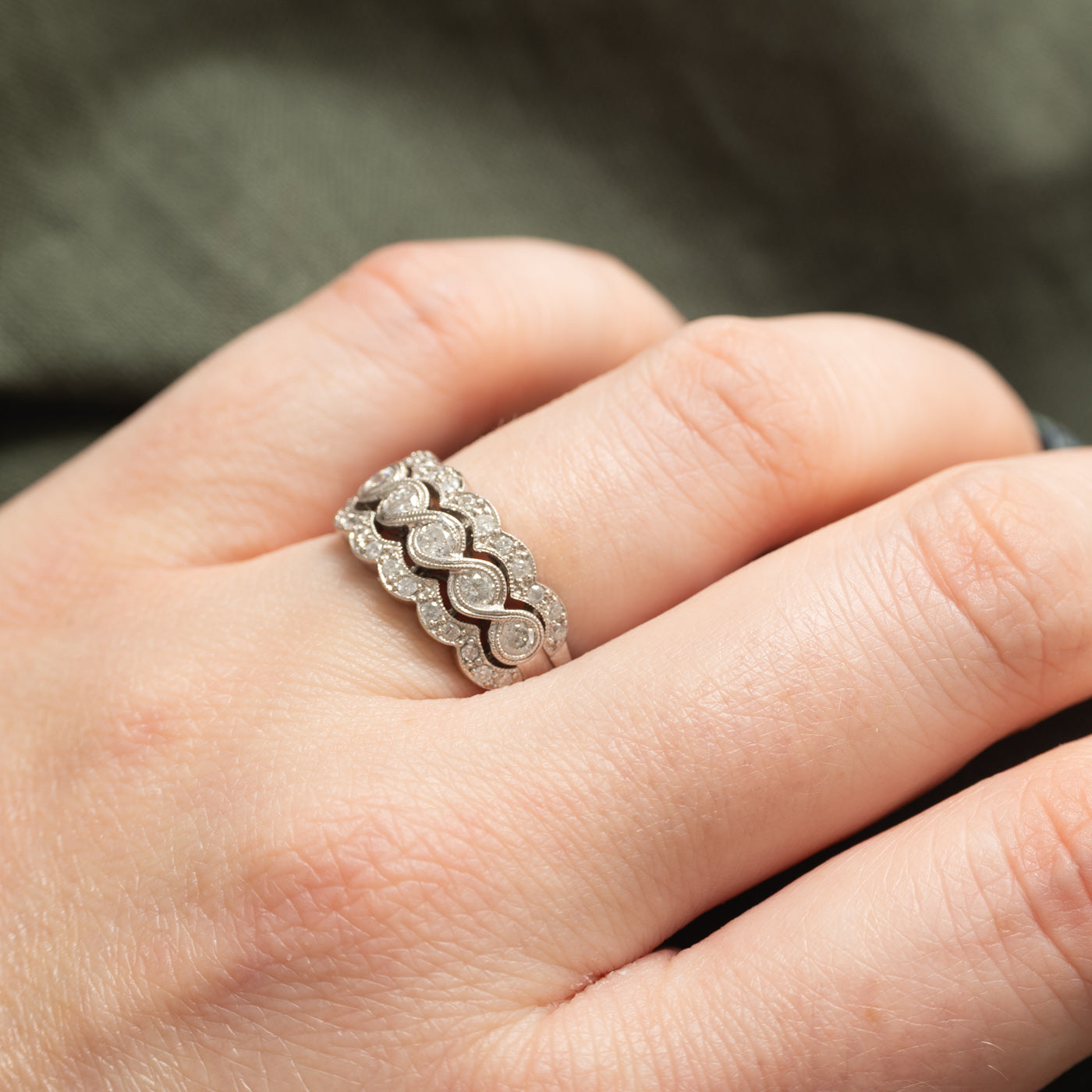 14K Five Stone Diamond Accented Textured Band | 0.37ctw | SZ 5.5