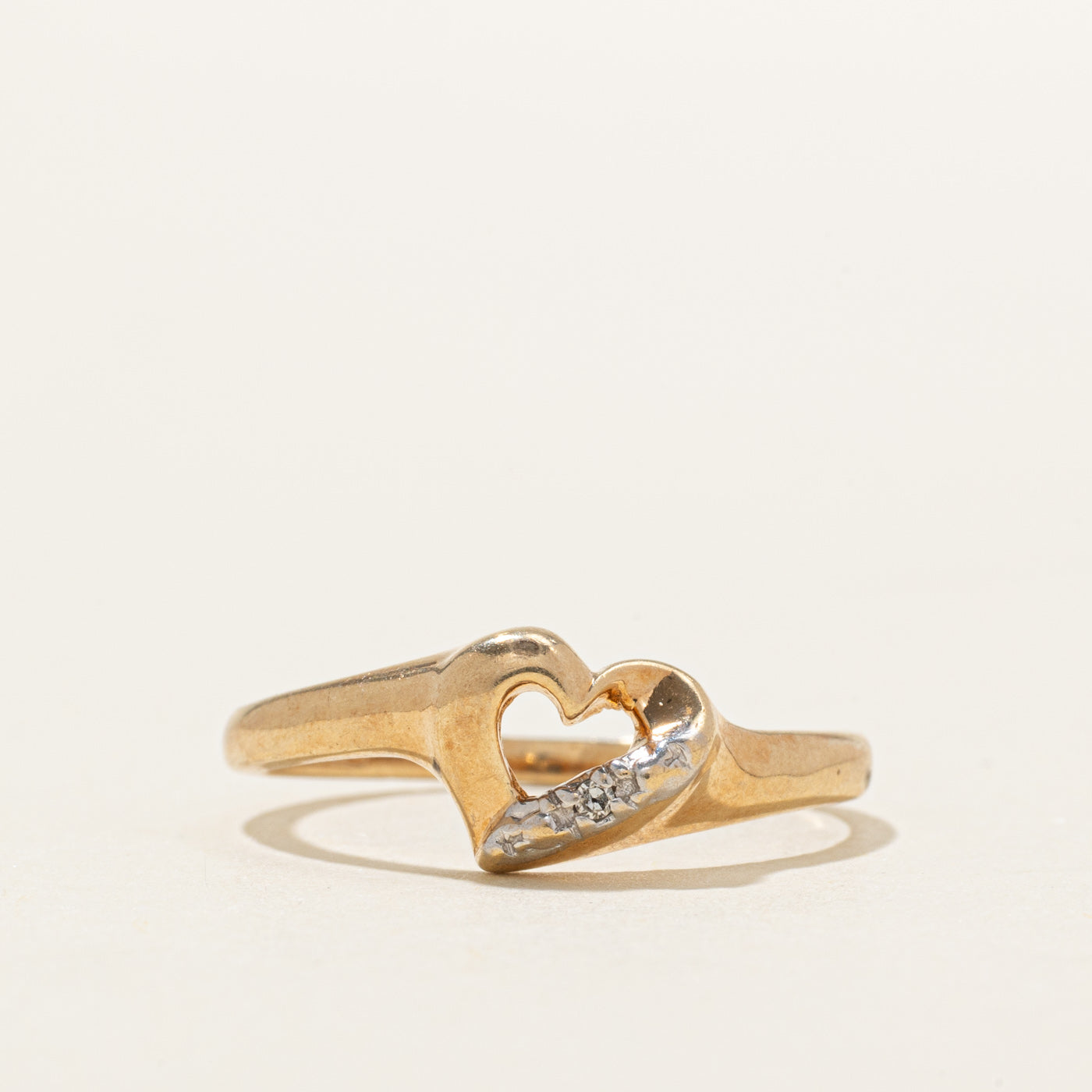 10K Diamond Textured Open Heart Ring | SZ 7.75