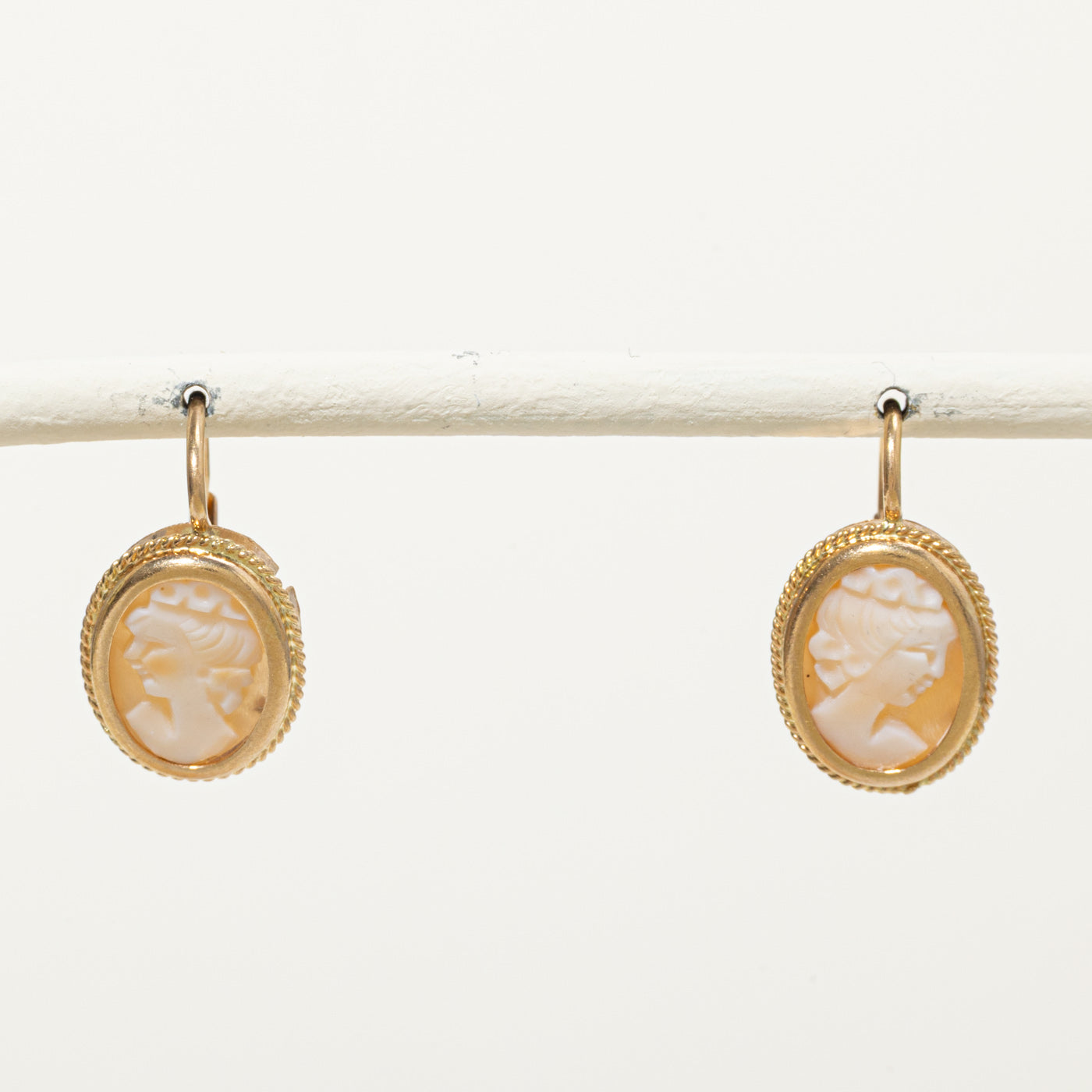 Italian 18k Shell Cameo Earrings | 3.60ctw