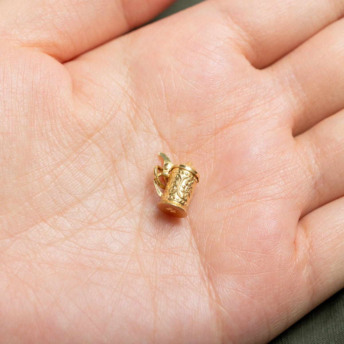 8k Yellow Gold Embossed Beer Stein Charm