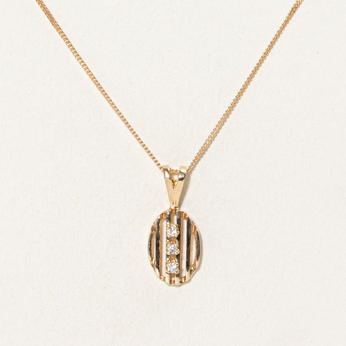 10k Diamond Column Grooved Pendant Necklace | 16"