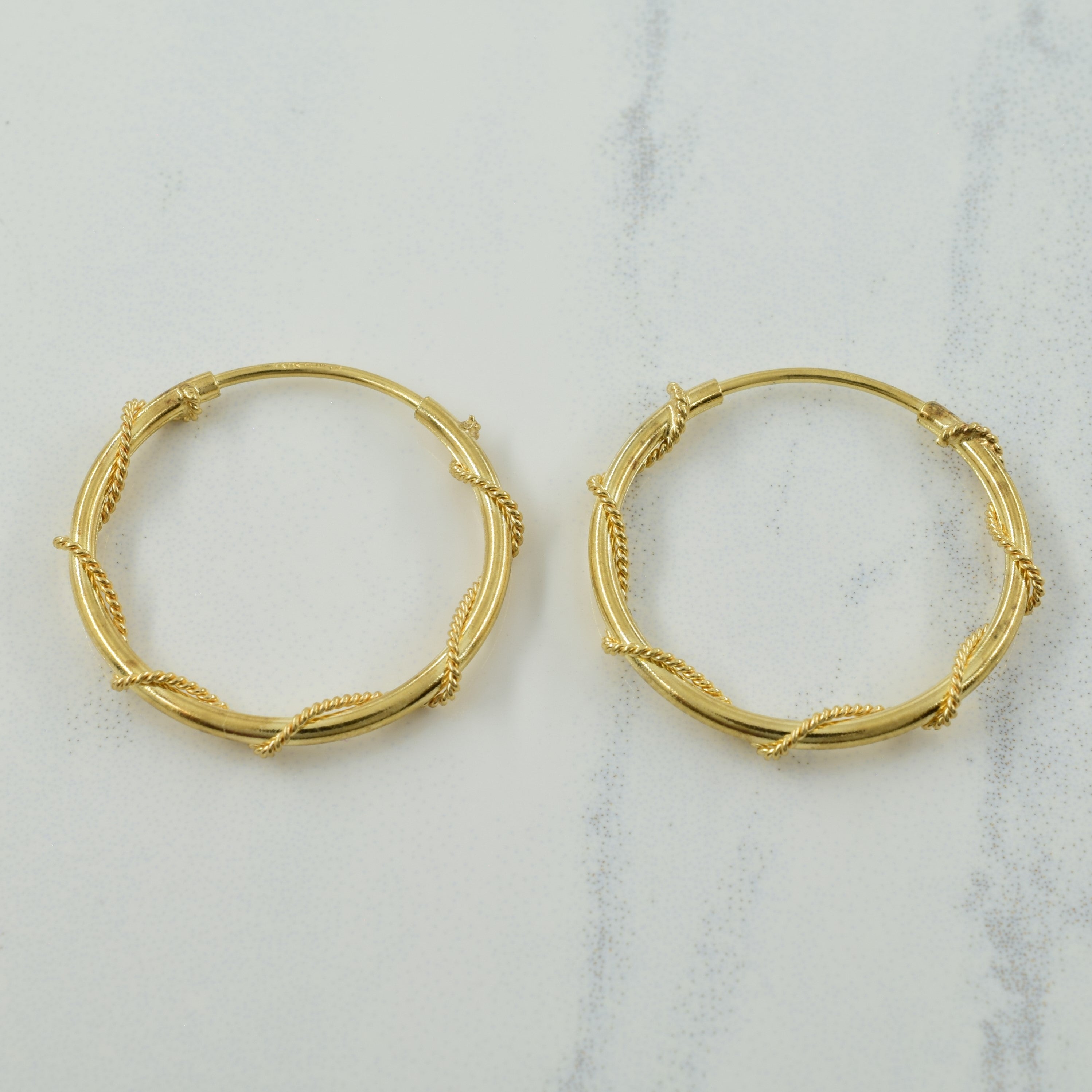 10k Yellow Gold Hoop Earrings |