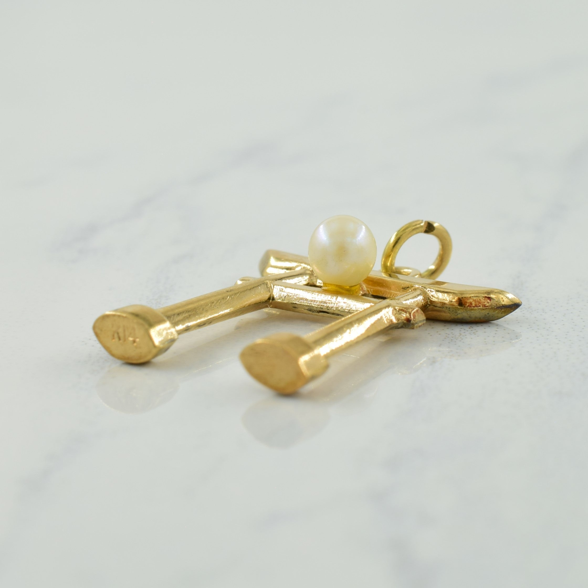 Torii Gate Pearl Charm | 0.32ct |
