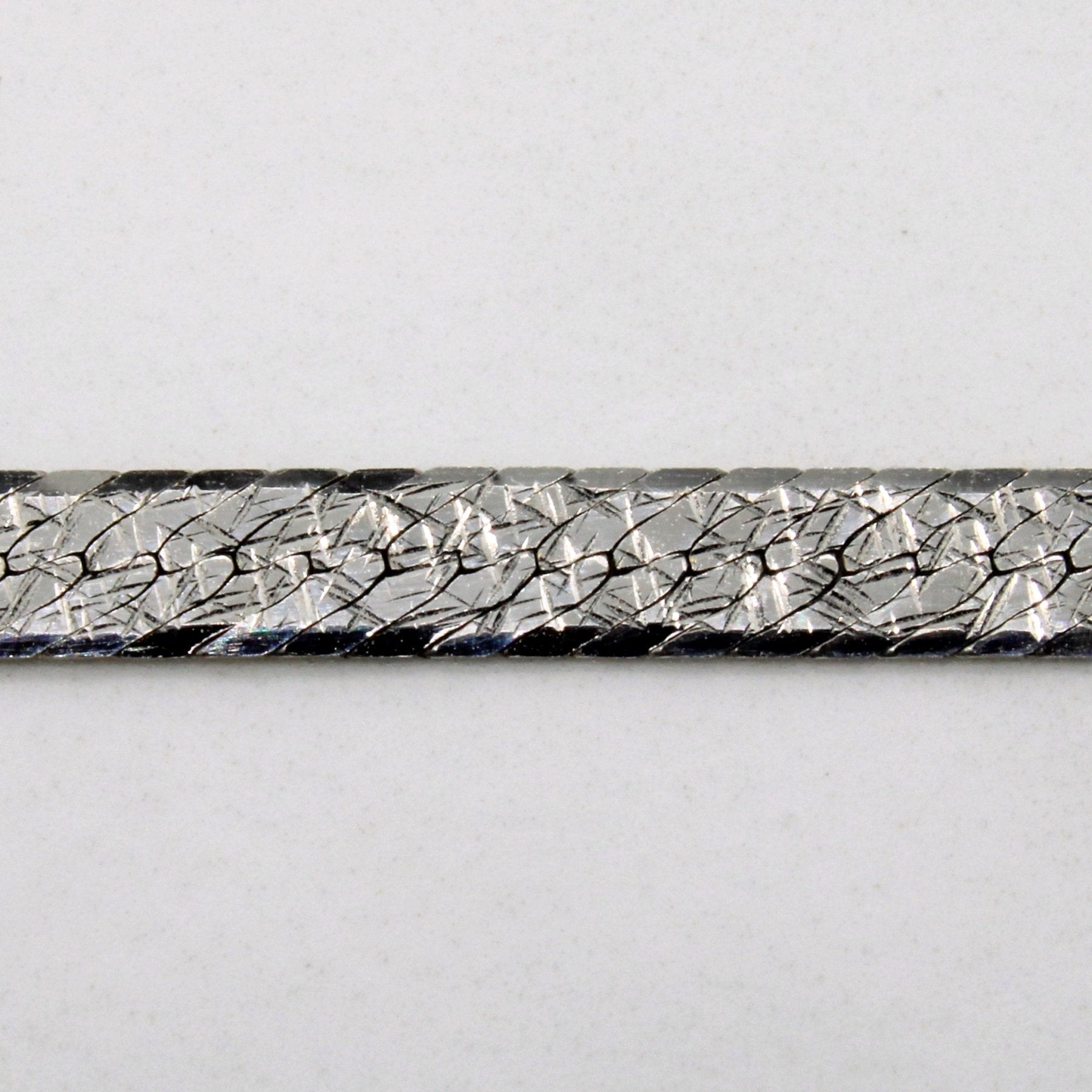 10k Reversible Nugget Detailed Herringbone Chain | 18" | - 100 Ways