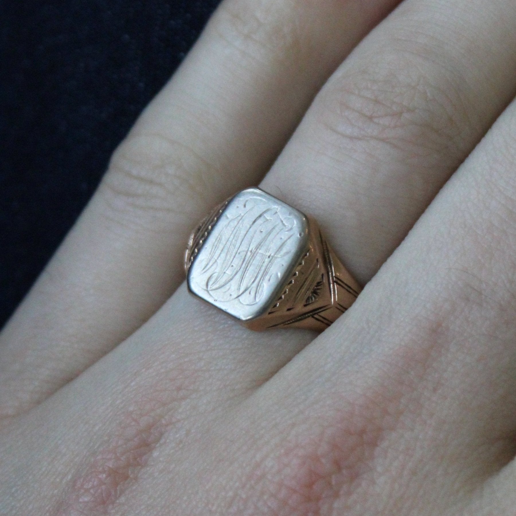 10k Two Tone Gold Initial Ring | SZ 10 | - 100 Ways