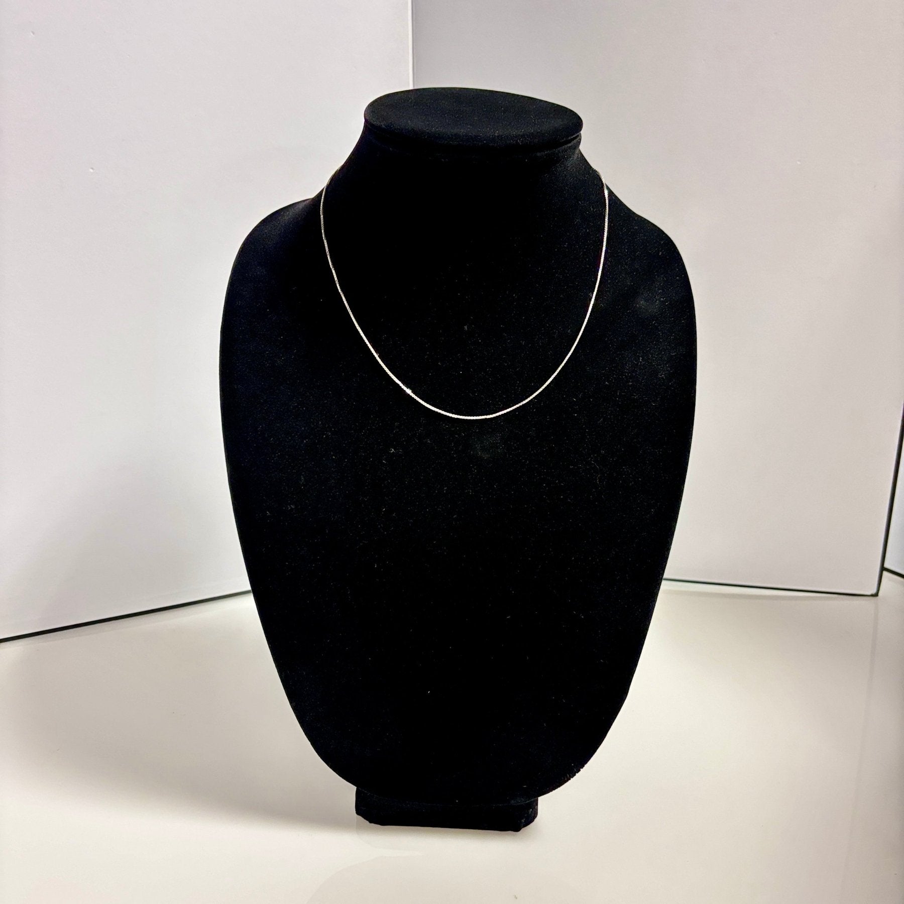 10k White Gold Box Chain | 18" | - 100 Ways
