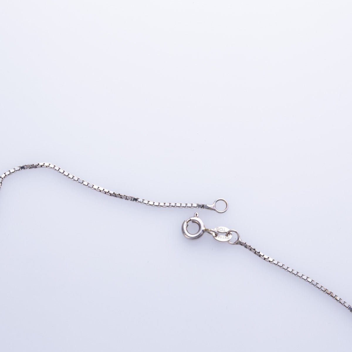 10k White Gold Box Chain | 18" | - 100 Ways