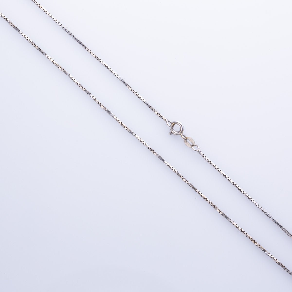 10k White Gold Box Chain | 18" | - 100 Ways
