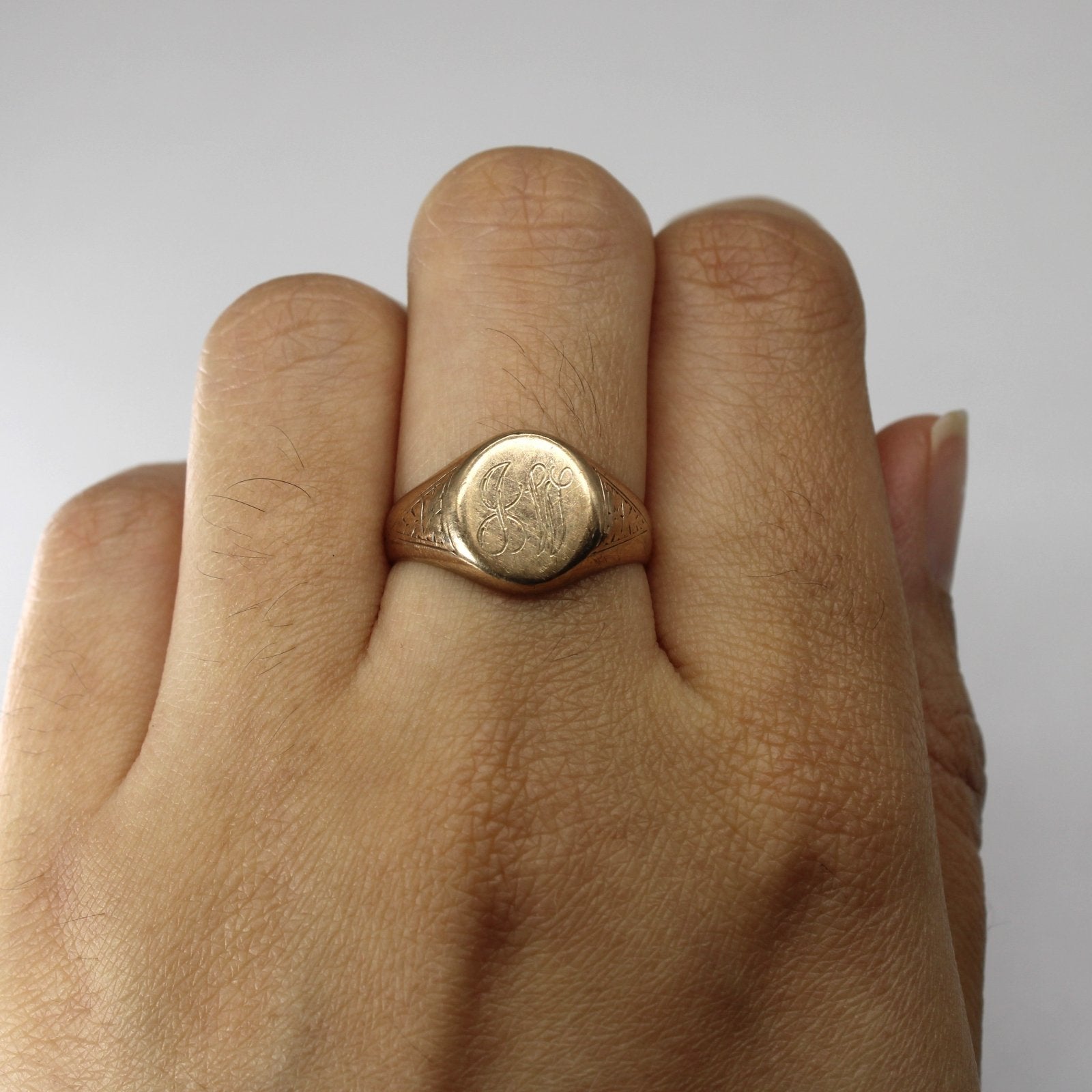 10k Yellow Gold 'LW' Initialed Ring | SZ 6.75 | - 100 Ways