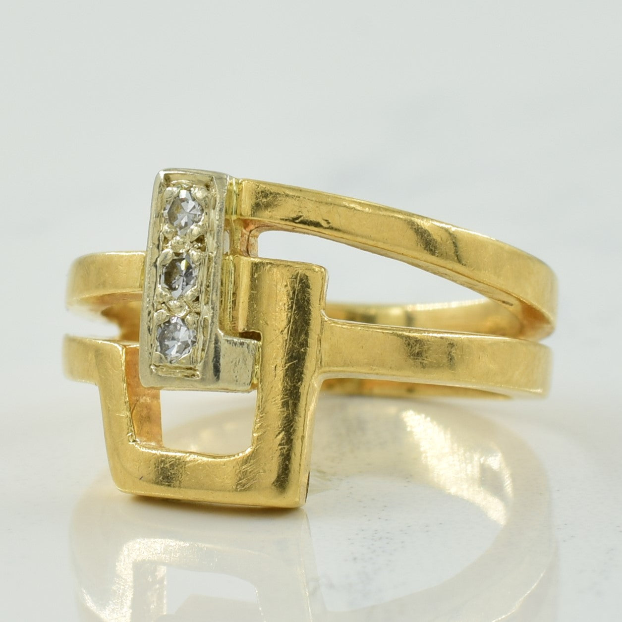 Vertical Diamond Ring | 0.05ctw | SZ 3.25 |