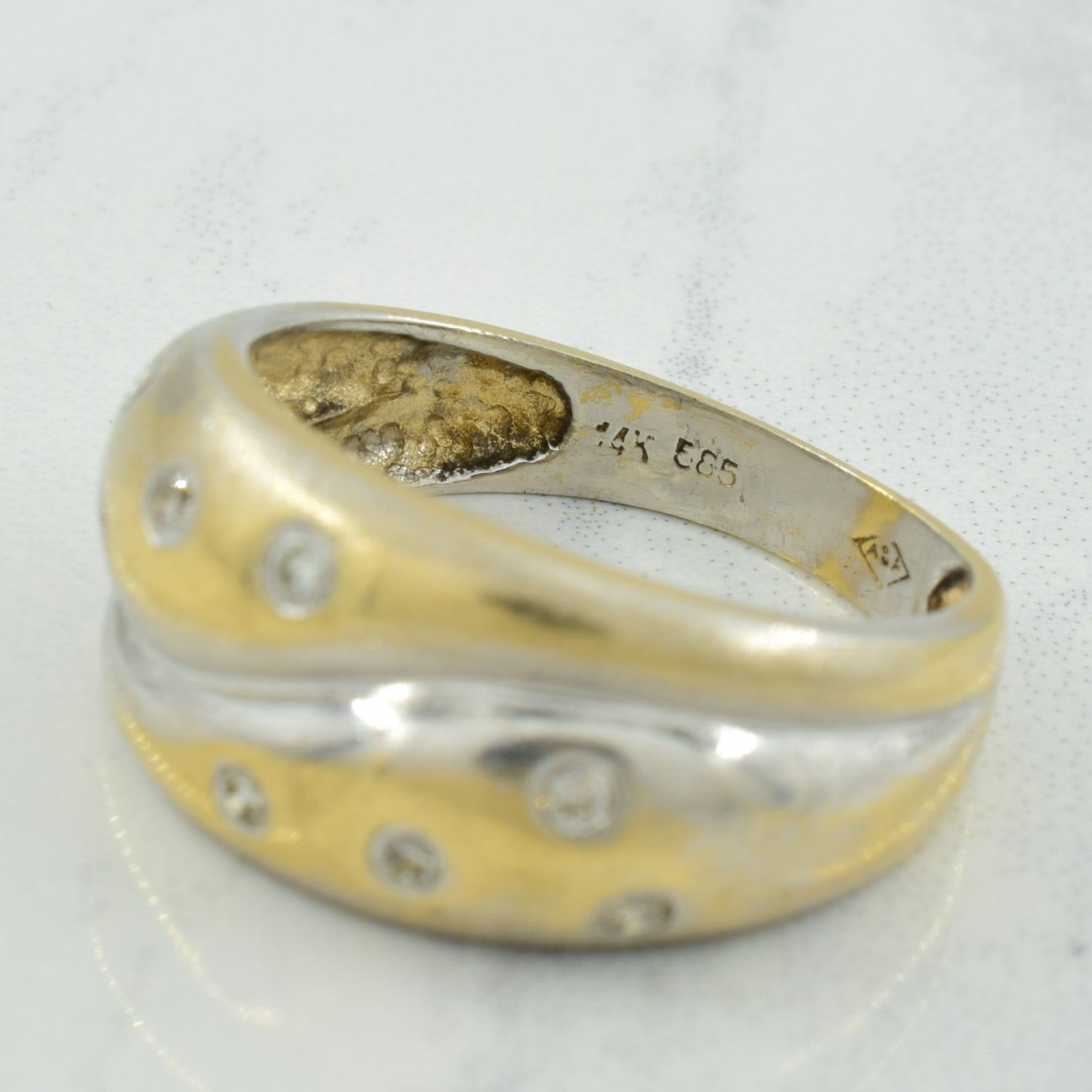 Flush Set Diamond Ring | 0.10ctw | SZ 6.75 |