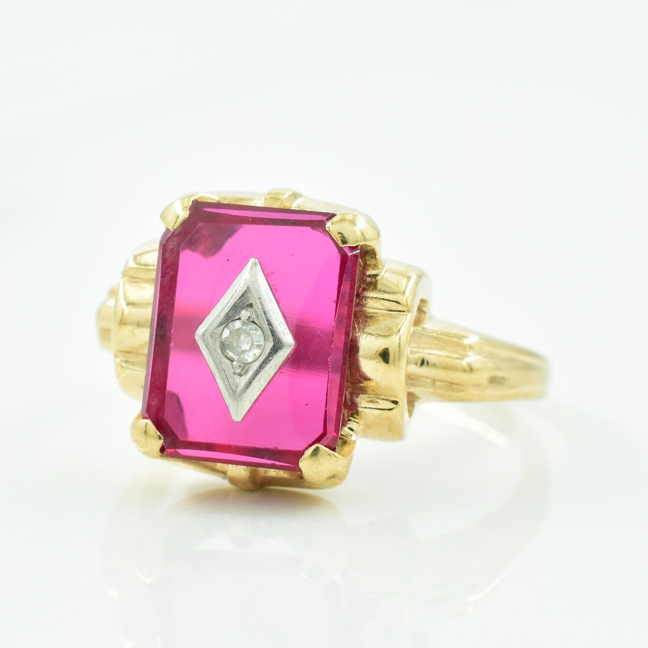 Bague en rubis synthétique et diamant | 3,00 ct, 0,02 ct | Taille 5,5 |