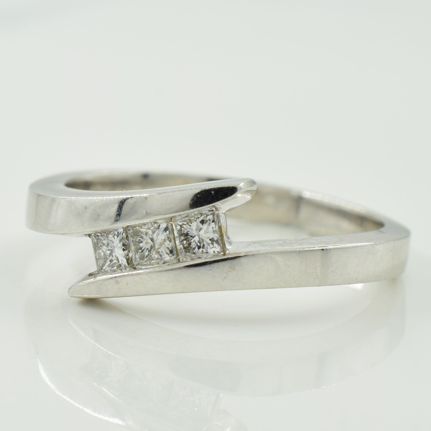 Three Stone Diamond Bypass Ring | 0.18ctw | SZ 5.5 |