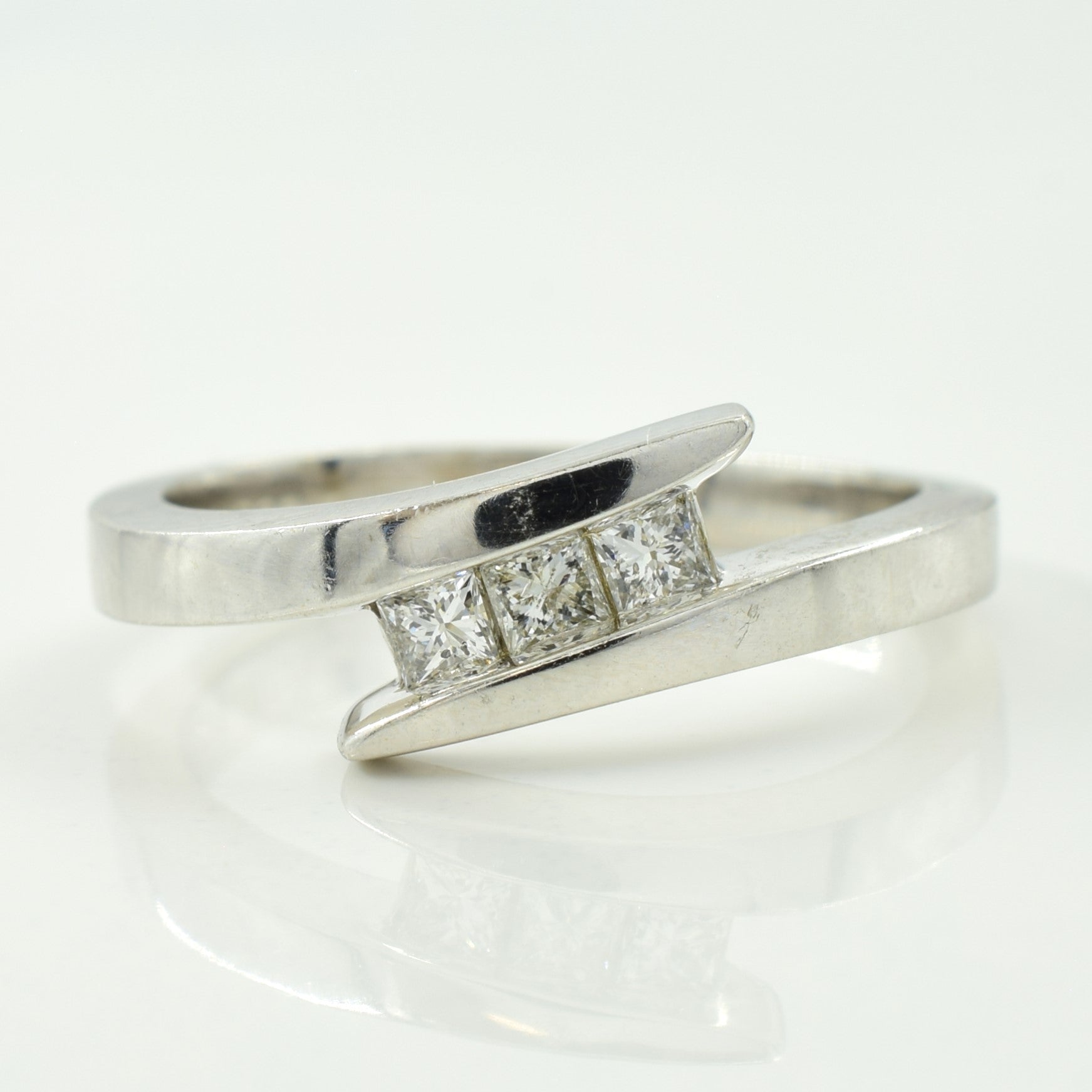 Three Stone Diamond Bypass Ring | 0.18ctw | SZ 5.5 |