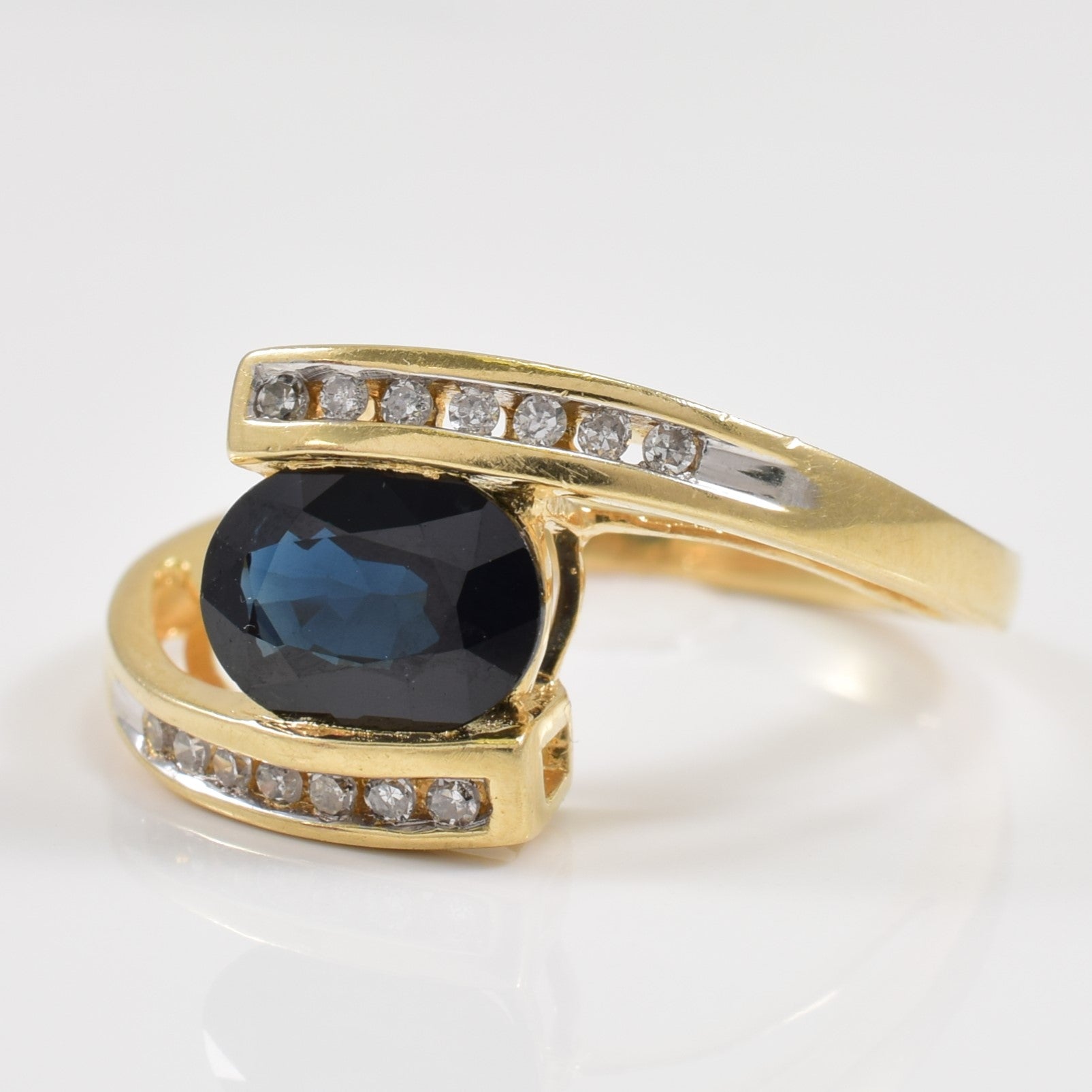 Bague sertie de saphirs et de diamants | 1,50 ct, 0,11 ct au total | Taille 7 |