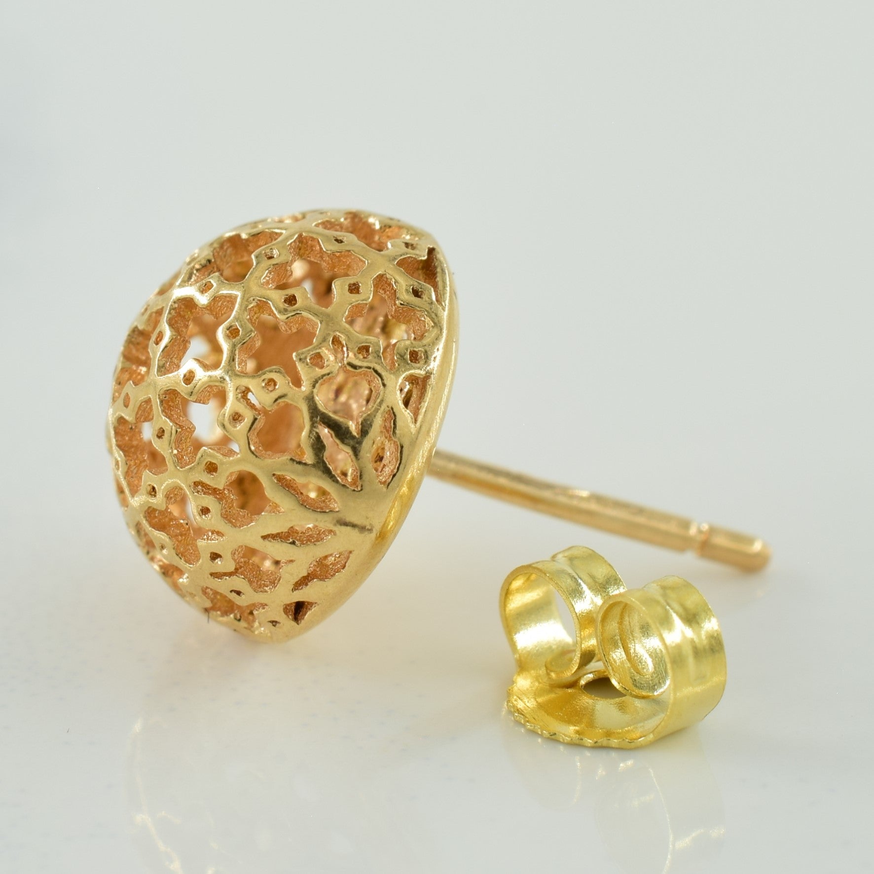 18k Yellow Gold Filigree Stud Earrings |