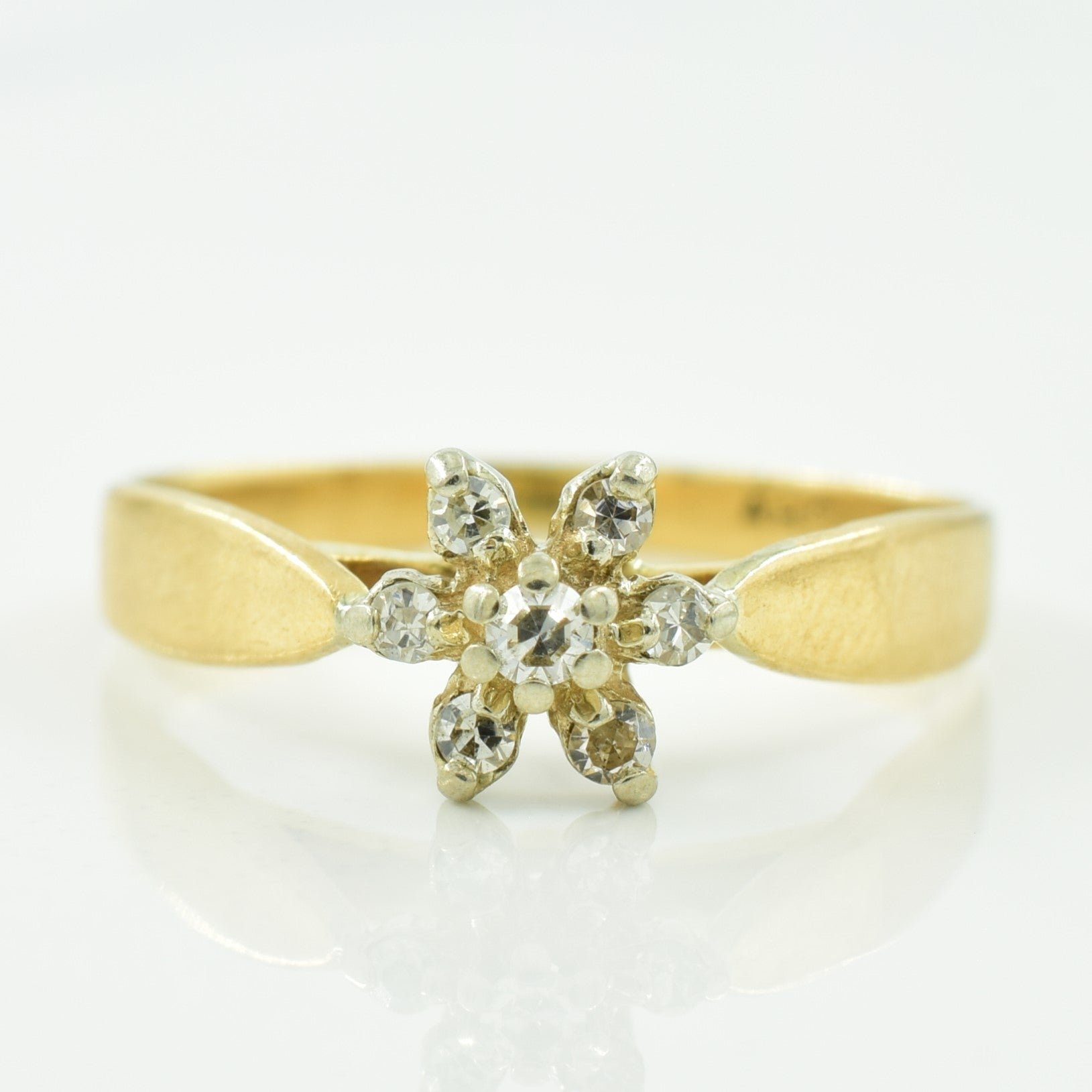 Cluster Diamond Ring | 0.08ctw | SZ 4.5 |
