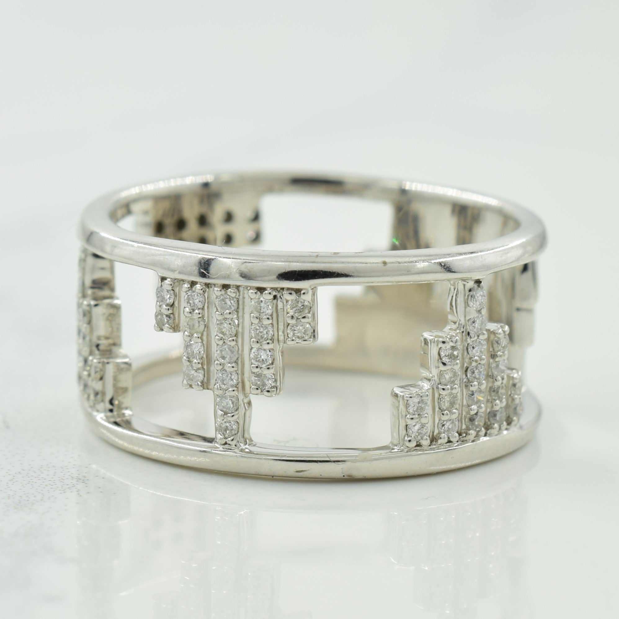 Diamond Ring | 0.32ctw | SZ 6.75 |