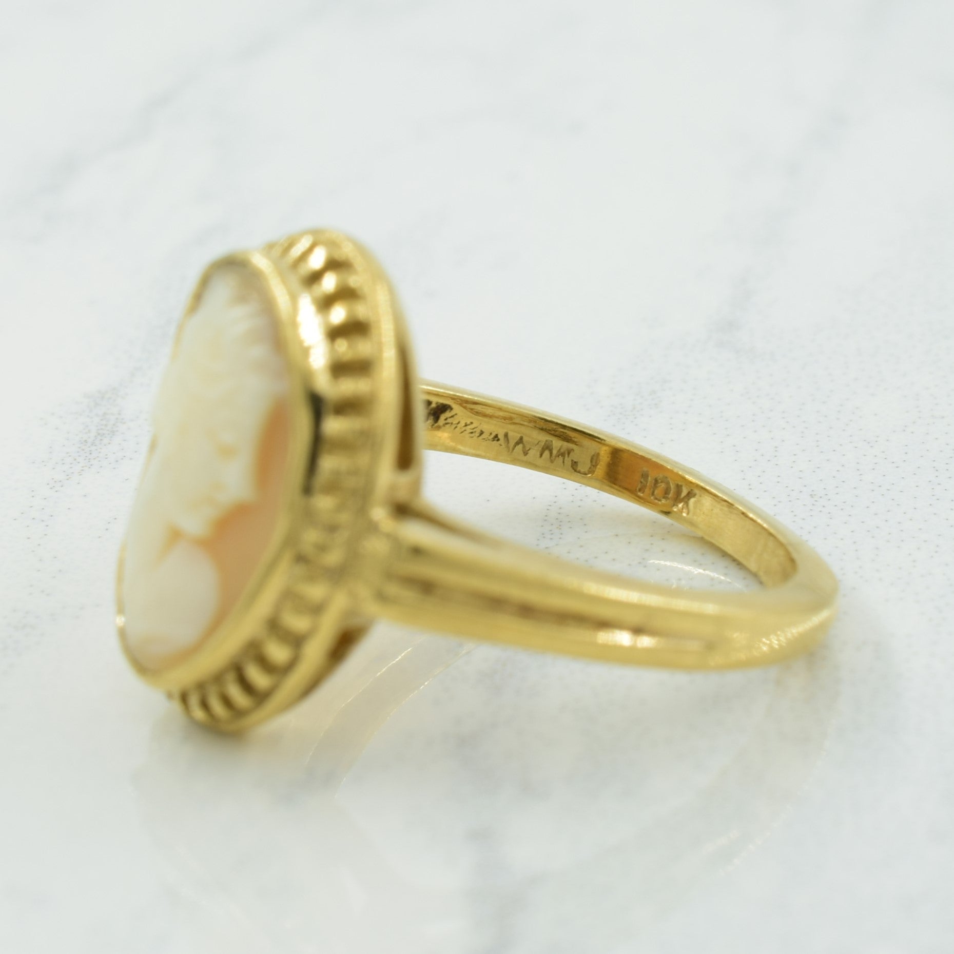 Cameo Shell Ring | 2.00ct | SZ 5.25 |