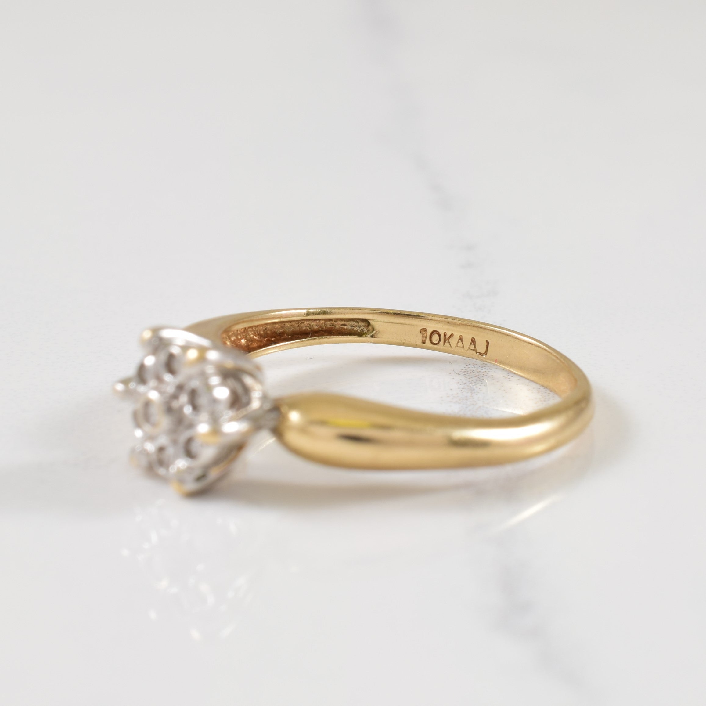 Cluster Diamond Ring | 0.07ctw | SZ 7 |