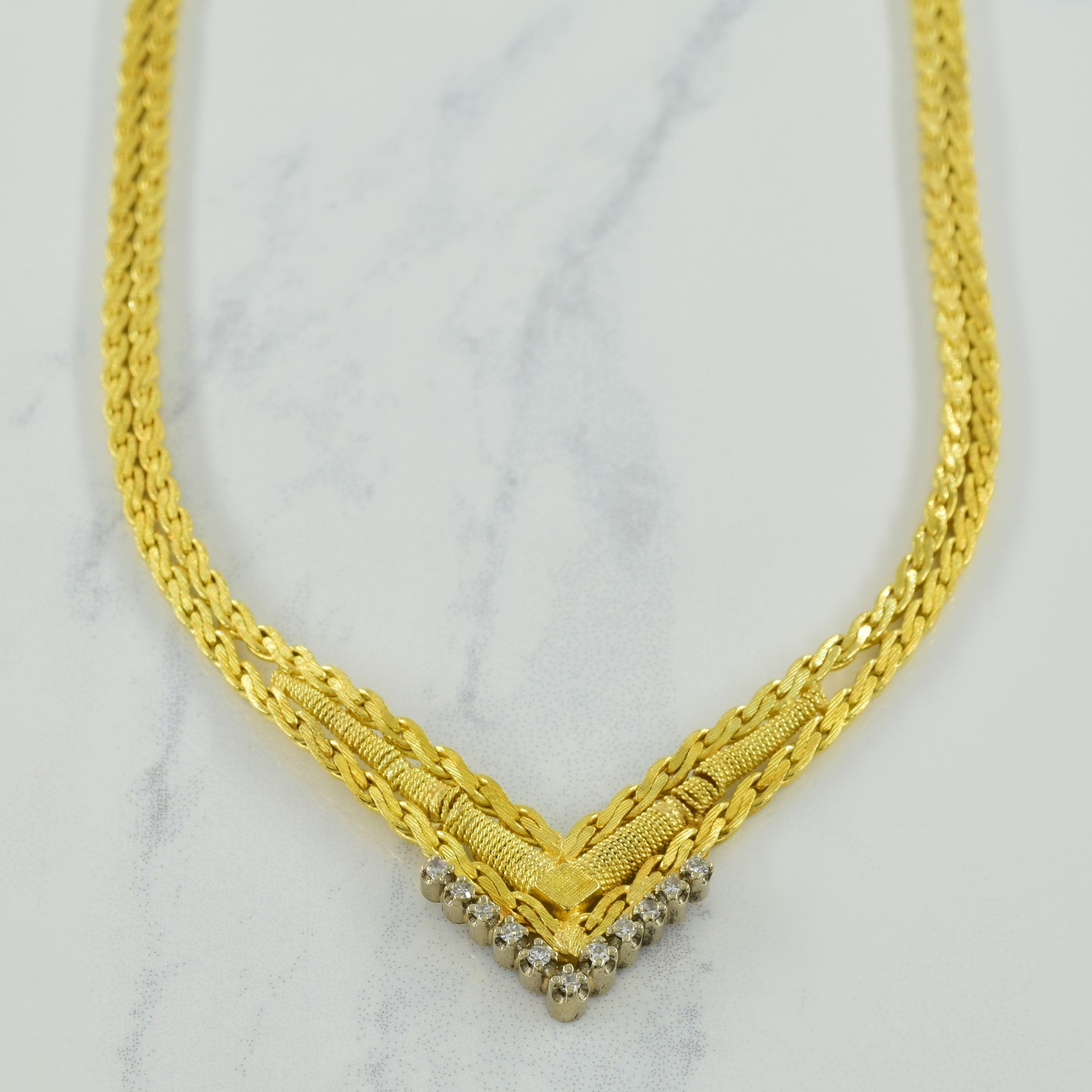 Chevron Diamond Necklace | 0.16ctw | 16" |
