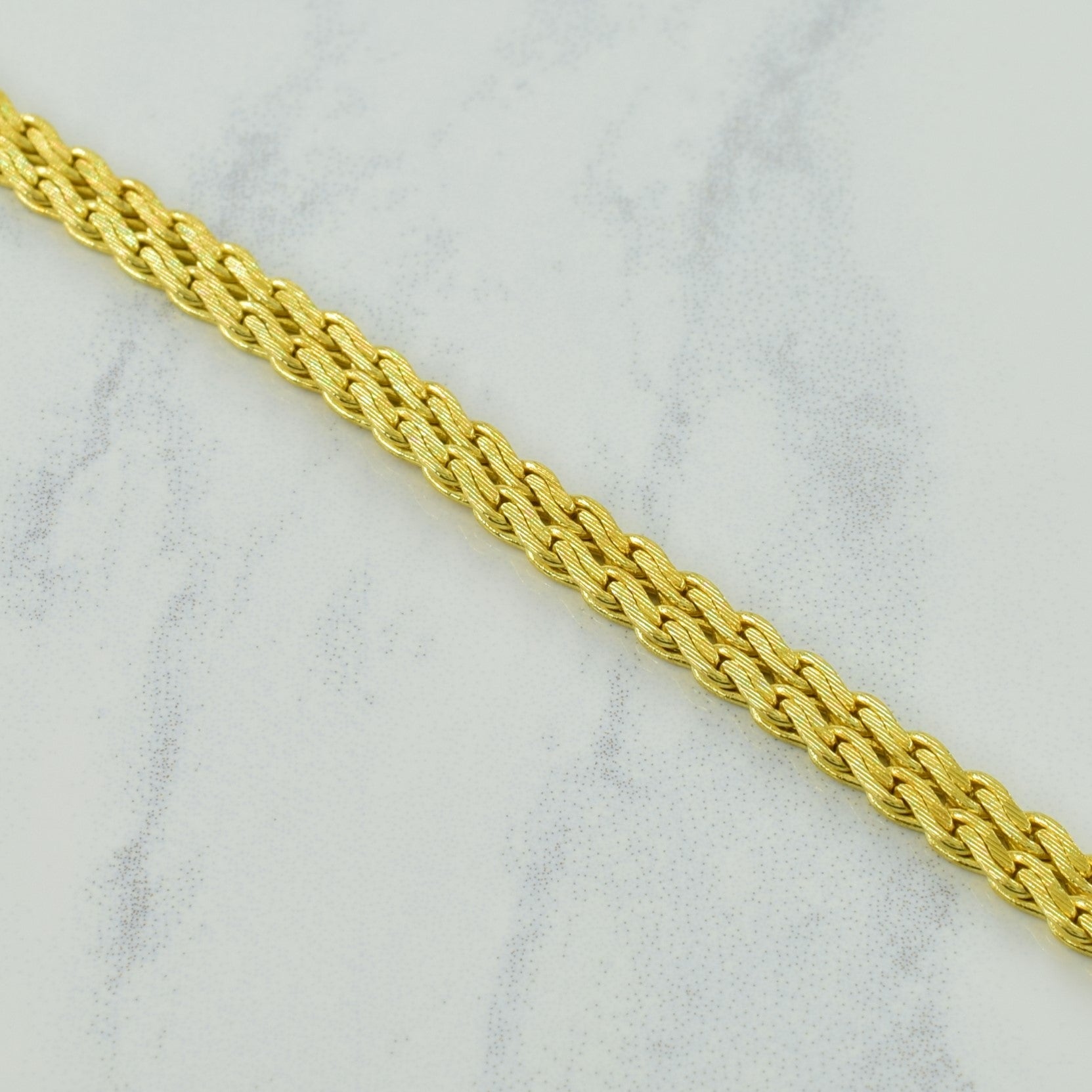 Chevron Diamond Necklace | 0.16ctw | 16" |