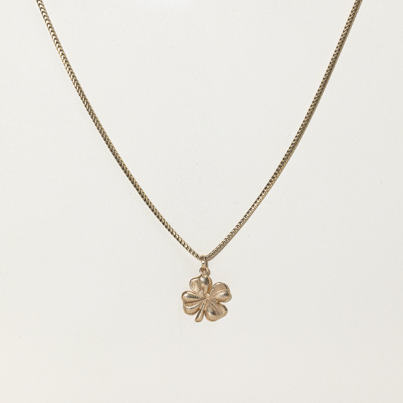 10k Yellow Gold Snake Chain Necklace with Clover Pendant | 25" |